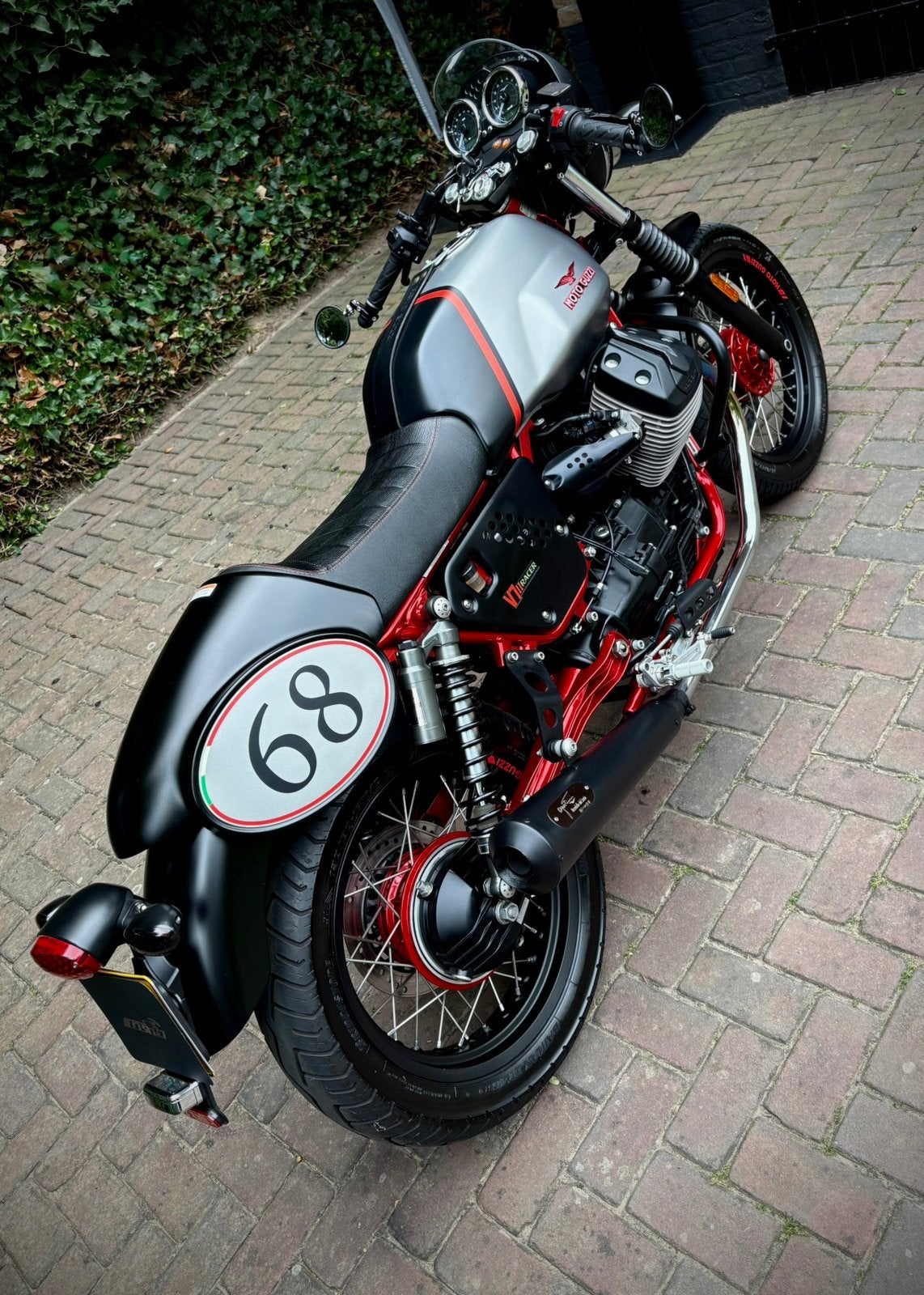 Unieke Moto Guzzi V7 II RACER Limited Edition 2016 9100km!, 750 cc, 2 cilinders, Occasion, Bedrijf