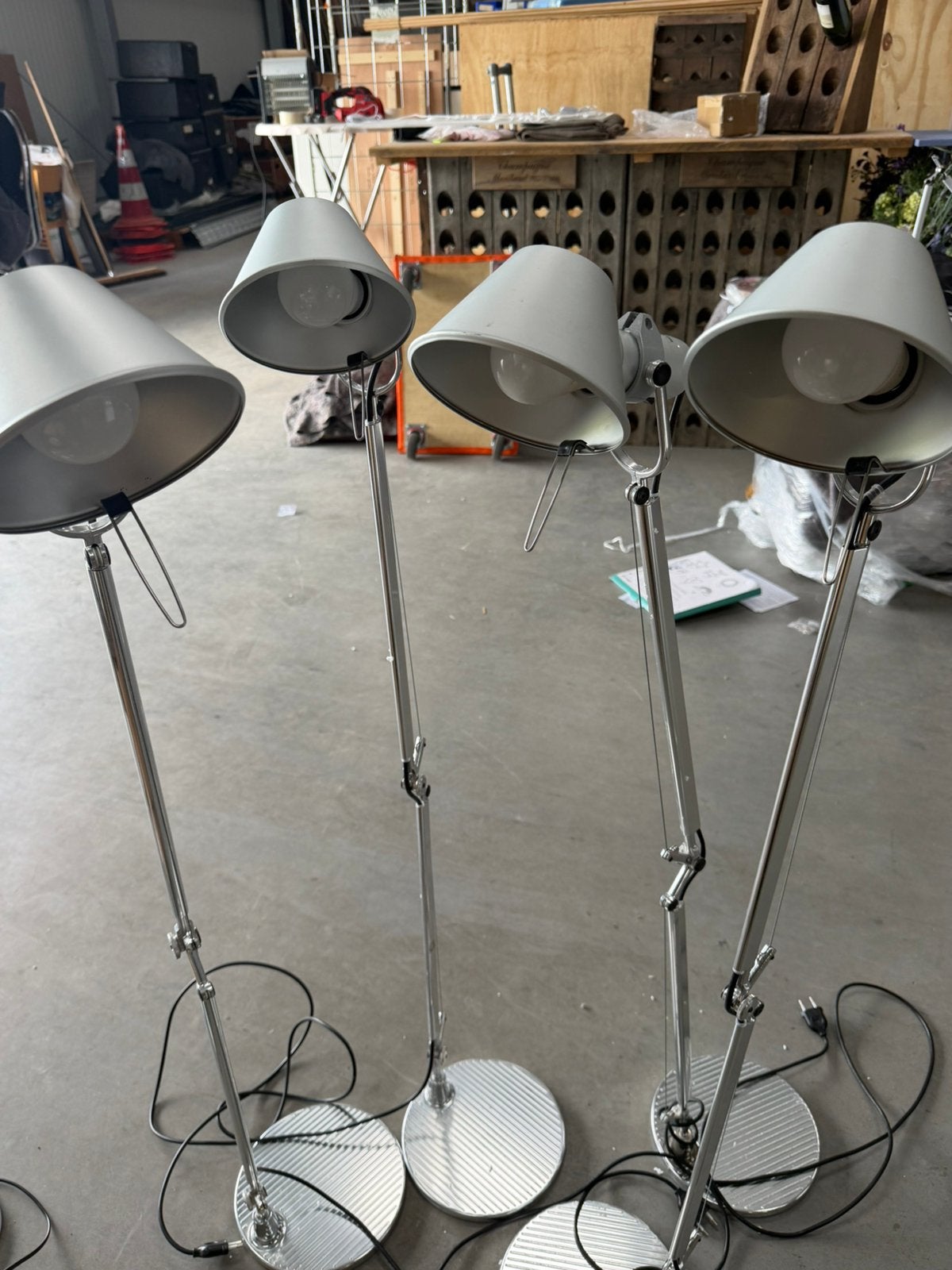 Artemide bureau/vloer lamp, Ophalen of Verzenden, Zo goed als nieuw, Metaal