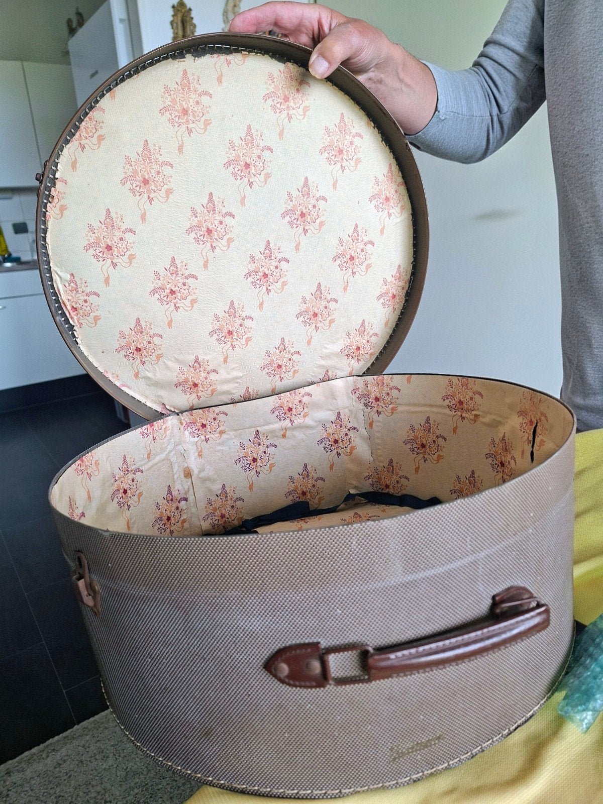 Elegante Engelse hoed met hoedendoos, Ophalen, Hoed, One size fits all, Onbekend