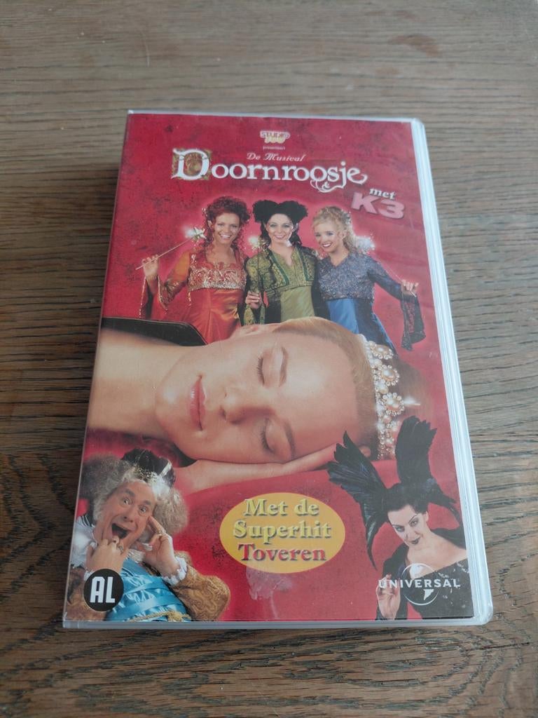 K3 Doornroosje videoband. Studio 100., Alle leeftijden, Ophalen of Verzenden, Gebruikt, Kinderprogramma's en -films