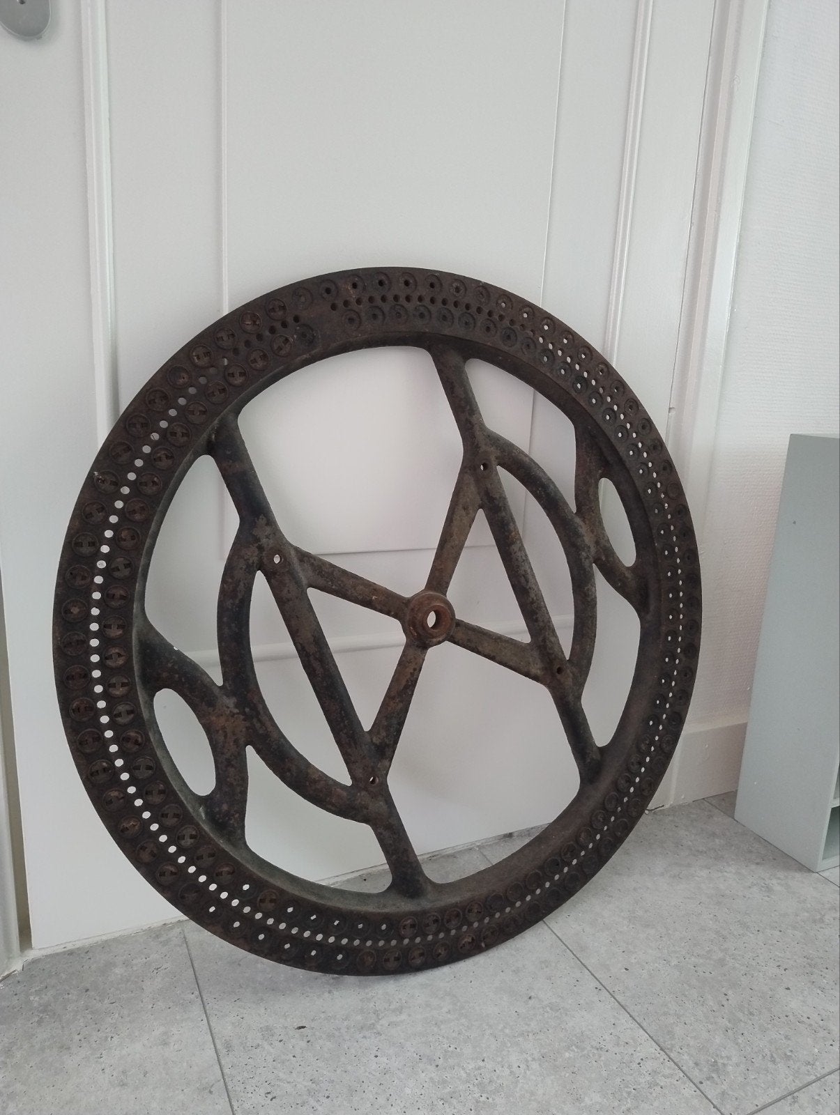 Decoratief oud wiel - metaal. Vintage, industrieel, Antiek en Kunst, Ophalen