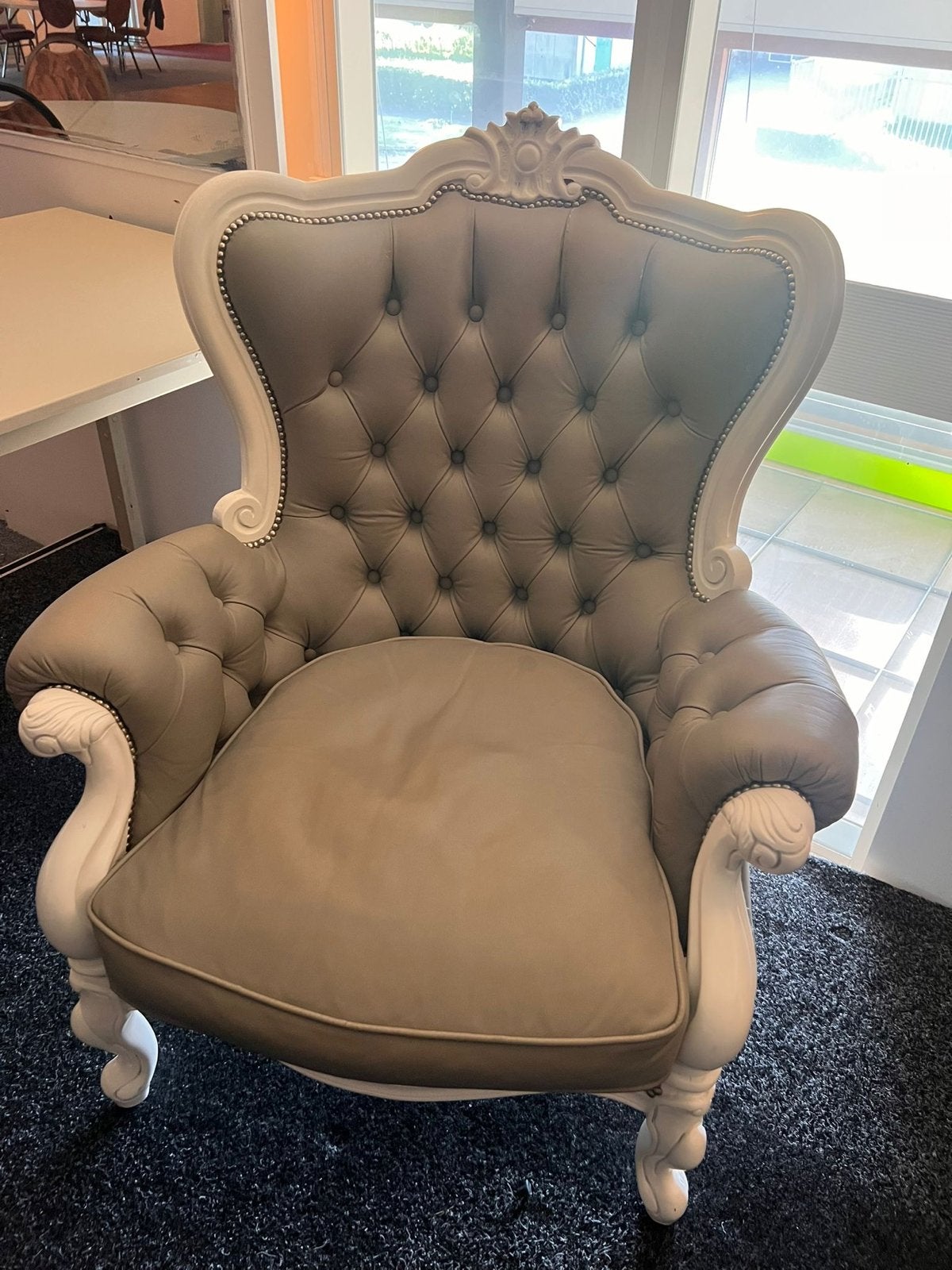 3x Luxe Barok Stijl Fauteuil - Grijs Leer en Wit Hout, Ophalen, Zo goed als nieuw, Hout, Eén