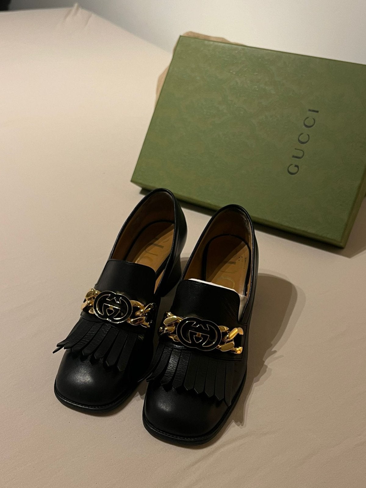 Gucci Pumps met Hak en Kwastjes, Pumps, Zwart, Ophalen of Verzenden, Gedragen