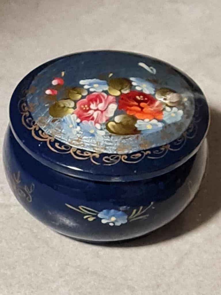 Mooi Russisch lakdoosje - gesigneerd? - zie foto's, Ophalen of Verzenden