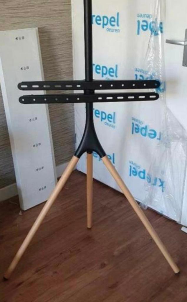 TV driepoot als nieuw., Ophalen of Verzenden, Zo goed als nieuw