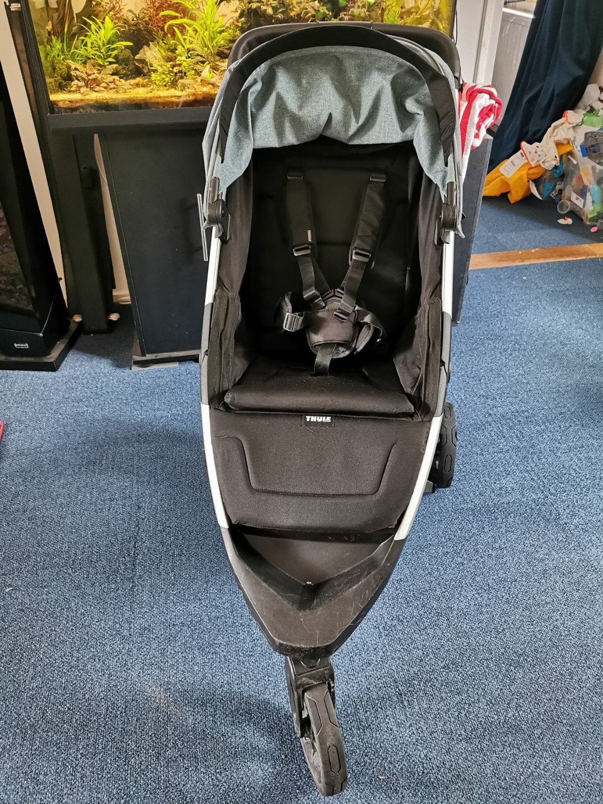 Thule Spring Buggy met extra's en regenhoes, Kinderen en Baby's, Kinderwagens en Combinaties, Verstelbare duwstang, Zo goed als nieuw