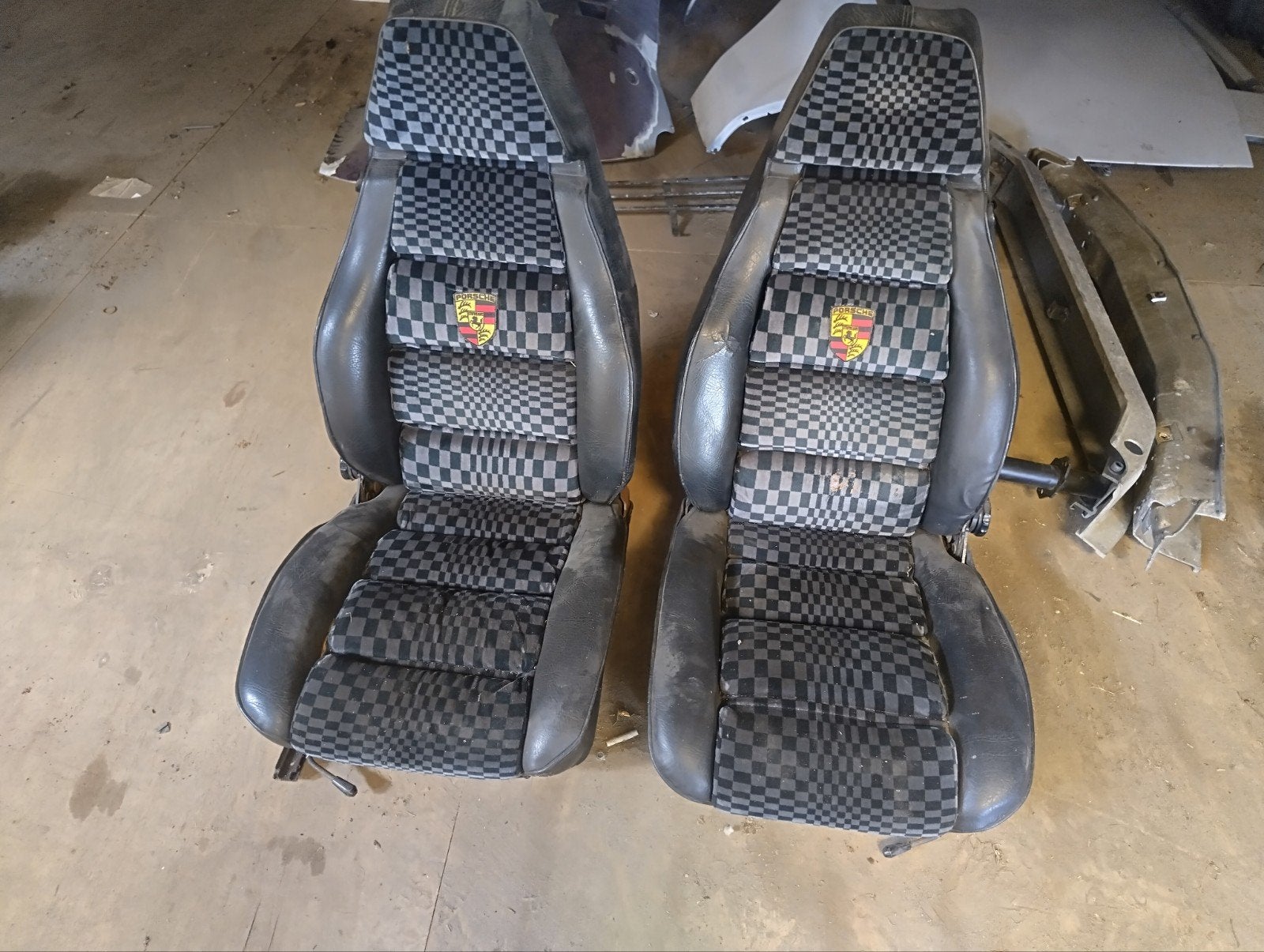 Voor stoelen 928, Ophalen, Nieuw