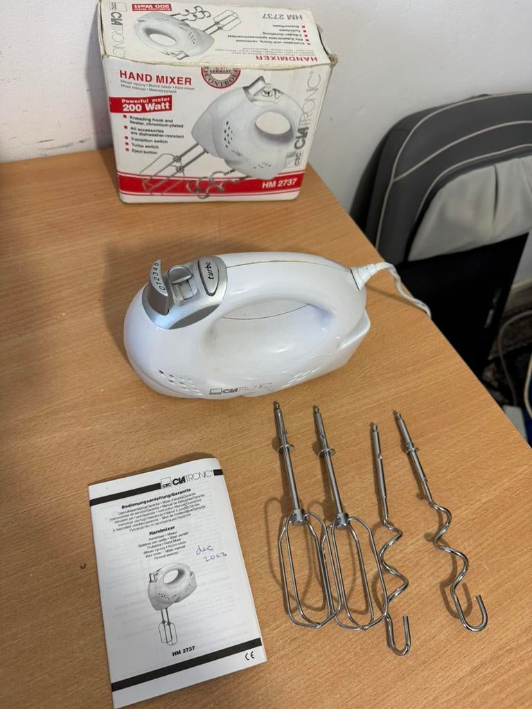 Handmixer Clatronic + Doos / Handleiding / 4 x Kloppers, Minder dan 1 liter, Ophalen of Verzenden, Zo goed als nieuw, 3 snelheden of meer