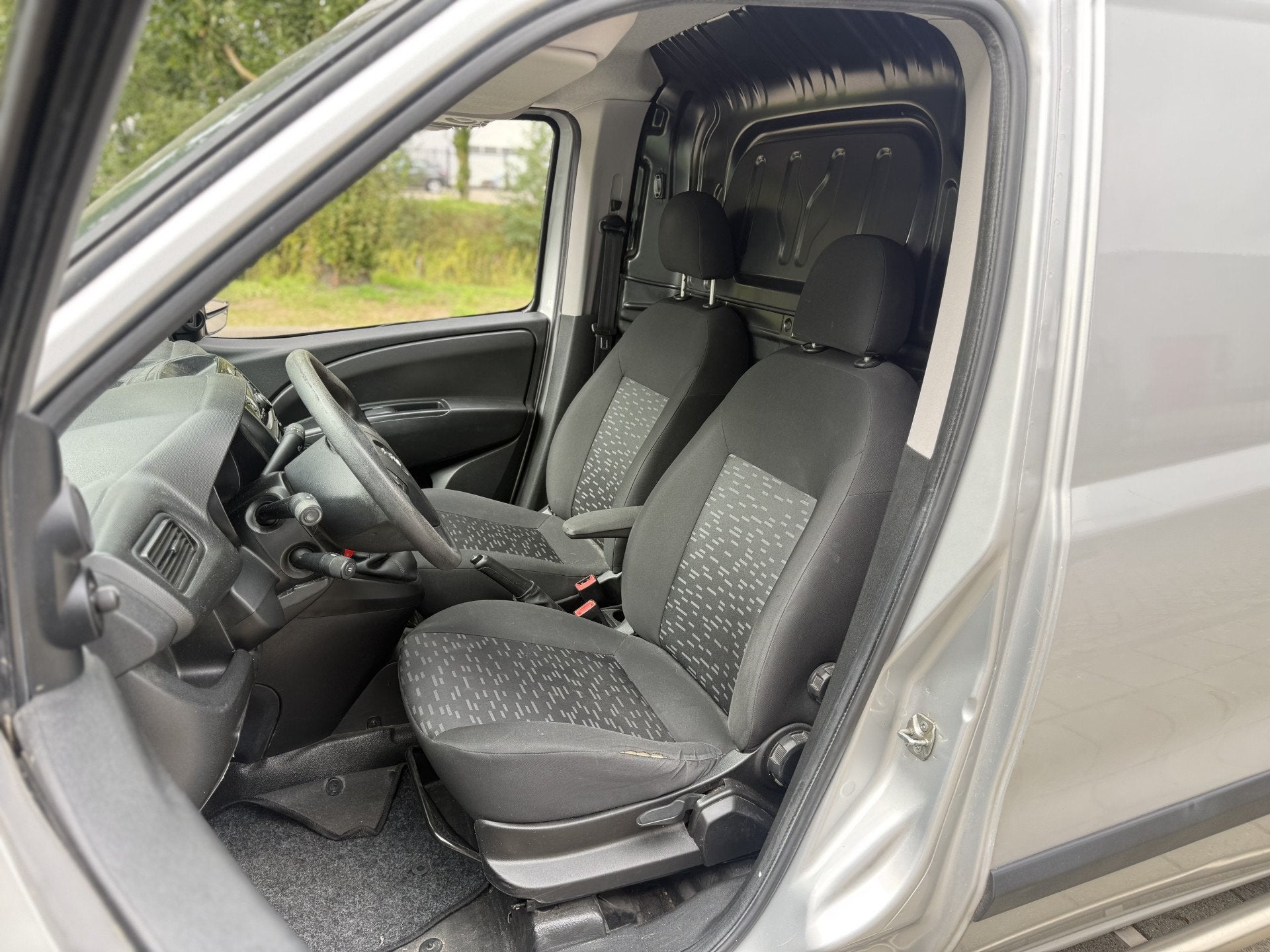 Opel Combo 1.3 CDTi L2H1 ecoFLEX Sport (bj 2016), Euro 5, Stof, Gebruikt, Zwart