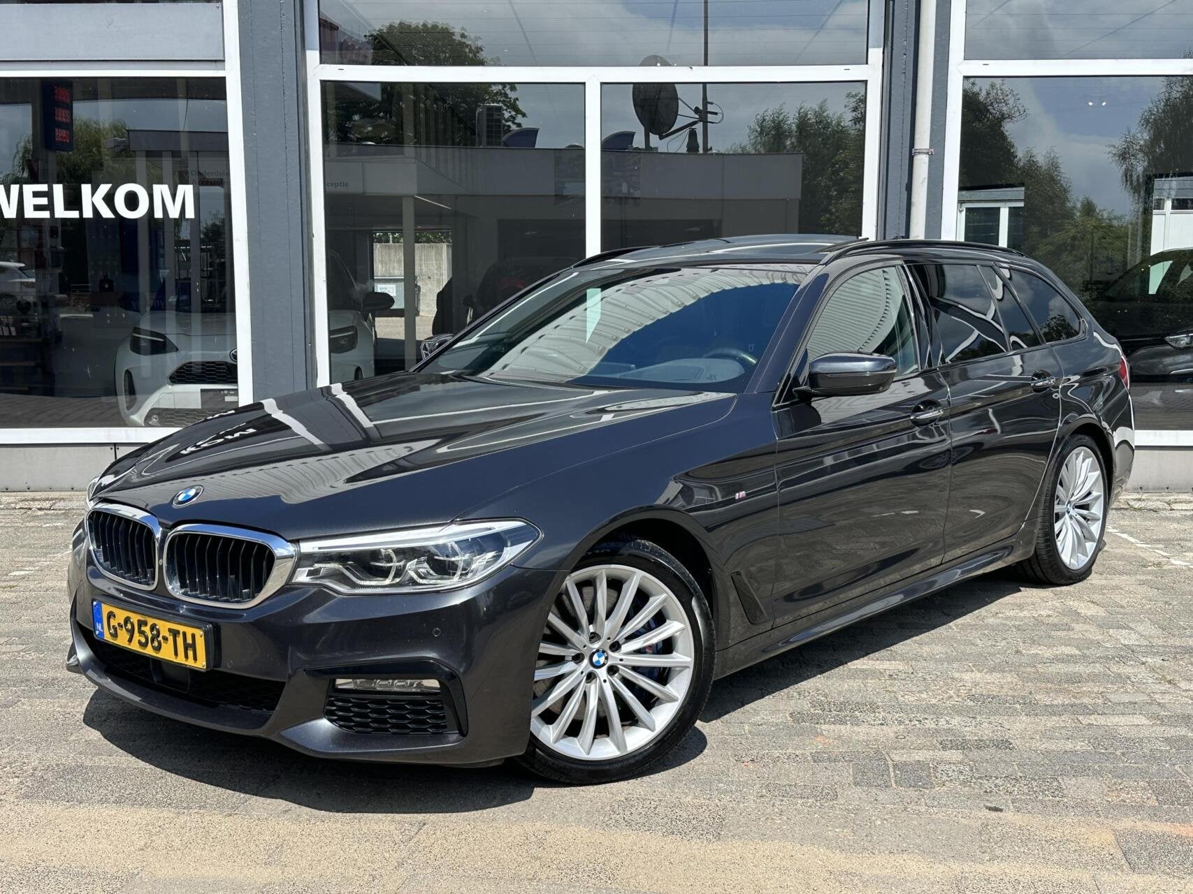 BMW 5-serie Touring 540d xDrive High Executive|Full optie, Auto's, Automaat, Dealer onderhouden, Gebruikt, Euro 6