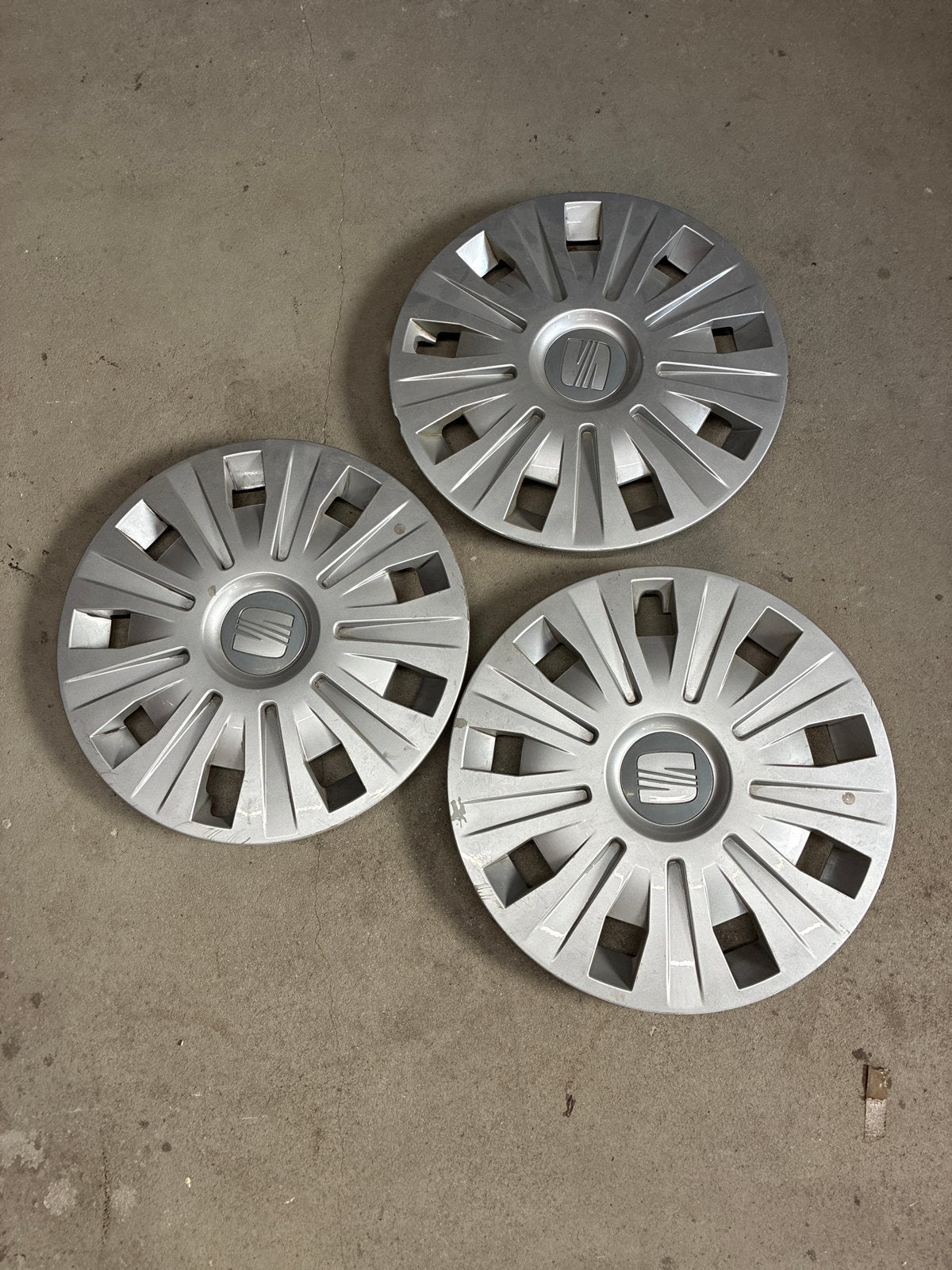 Wieldoppen Seat Alhambra 7N, Ophalen, Gebruikt