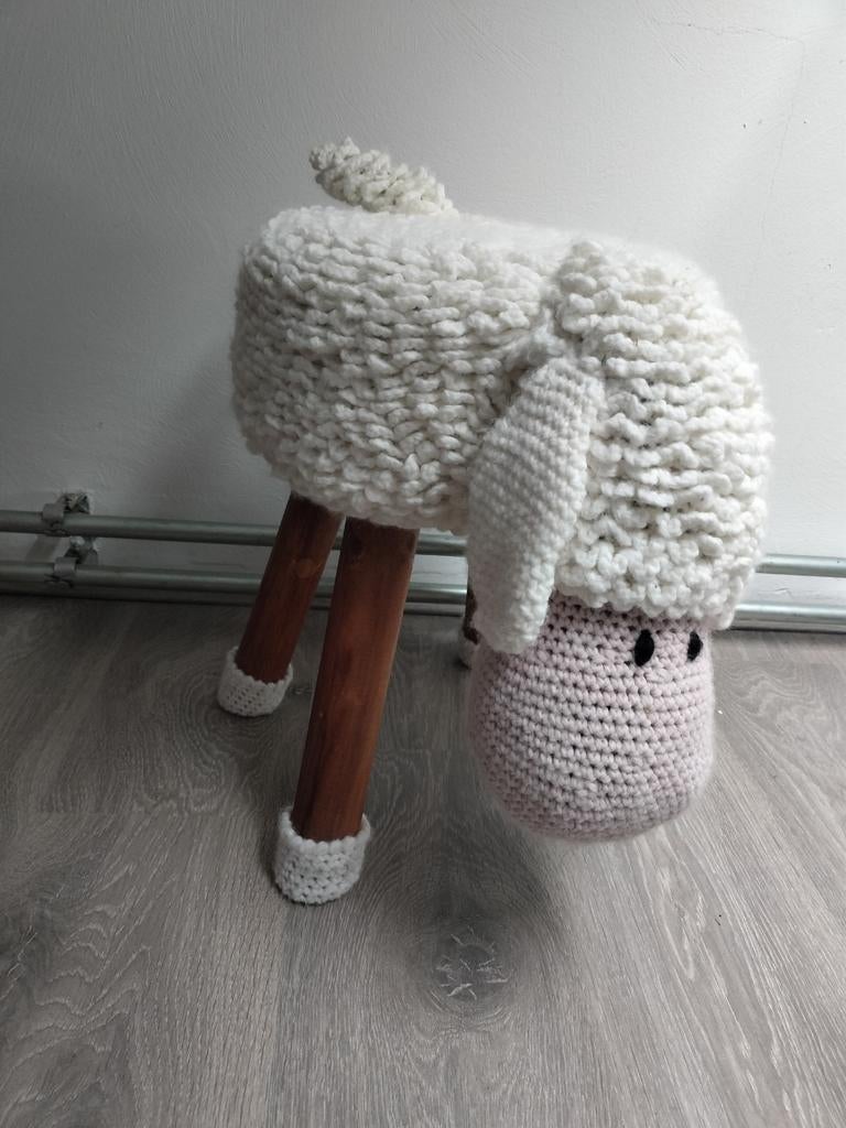 Leuke schapen krukje voor kinderkamer, Minder dan 50 cm, Minder dan 50 cm, Ophalen of Verzenden, Zo goed als nieuw