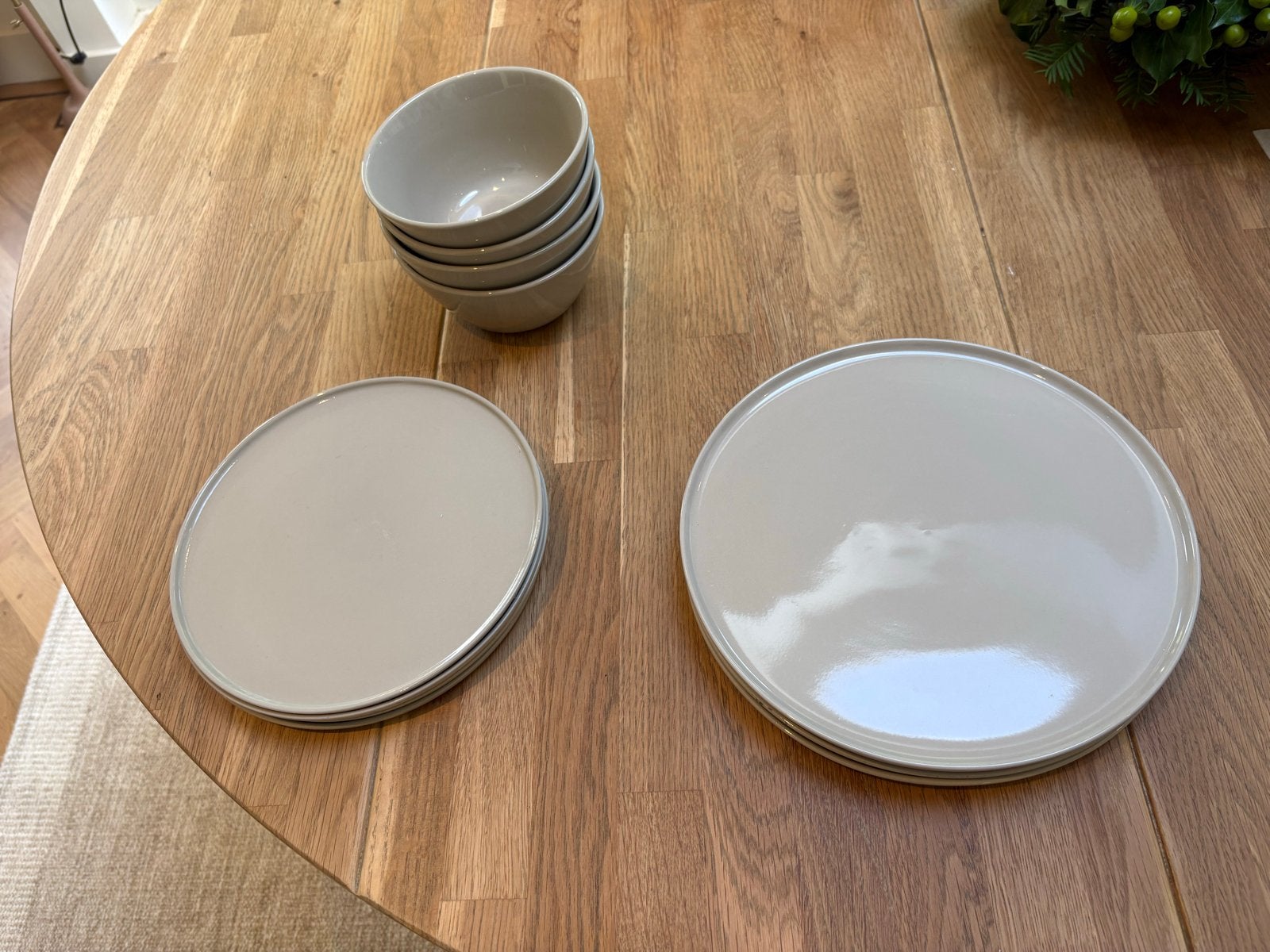 Servies set: borden en kommen - nieuw, Huis en Inrichting, Keramiek, Nieuw, Ophalen of Verzenden, Bord(en)