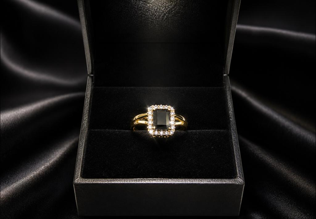 Ring goud met diamanten en onyx, Nieuw, Ophalen of Verzenden, 17 tot 18, Dame