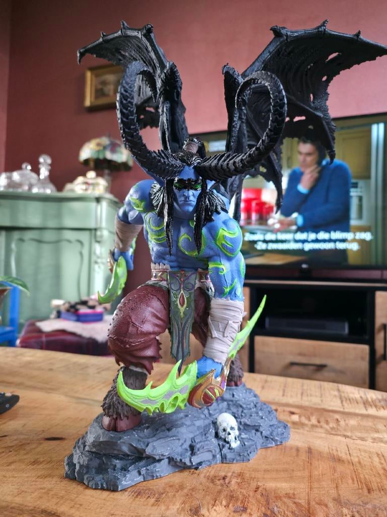 World of Warcraft demon hunter Illidan figuur CUSTOM MADE, Ophalen of Verzenden, Zo goed als nieuw