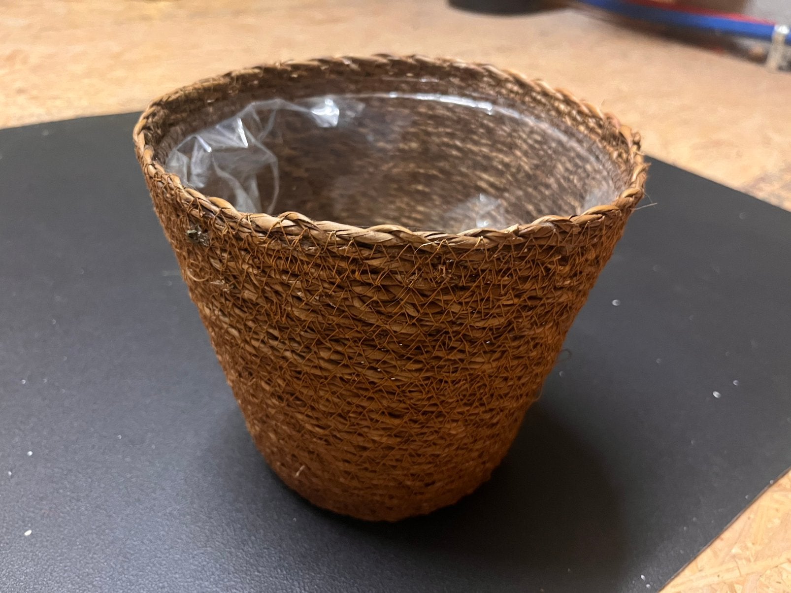 Bloempot van touw met plastic binnenzijde, Ophalen of Verzenden, Rond, Minder dan 25 cm, Minder dan 40 cm