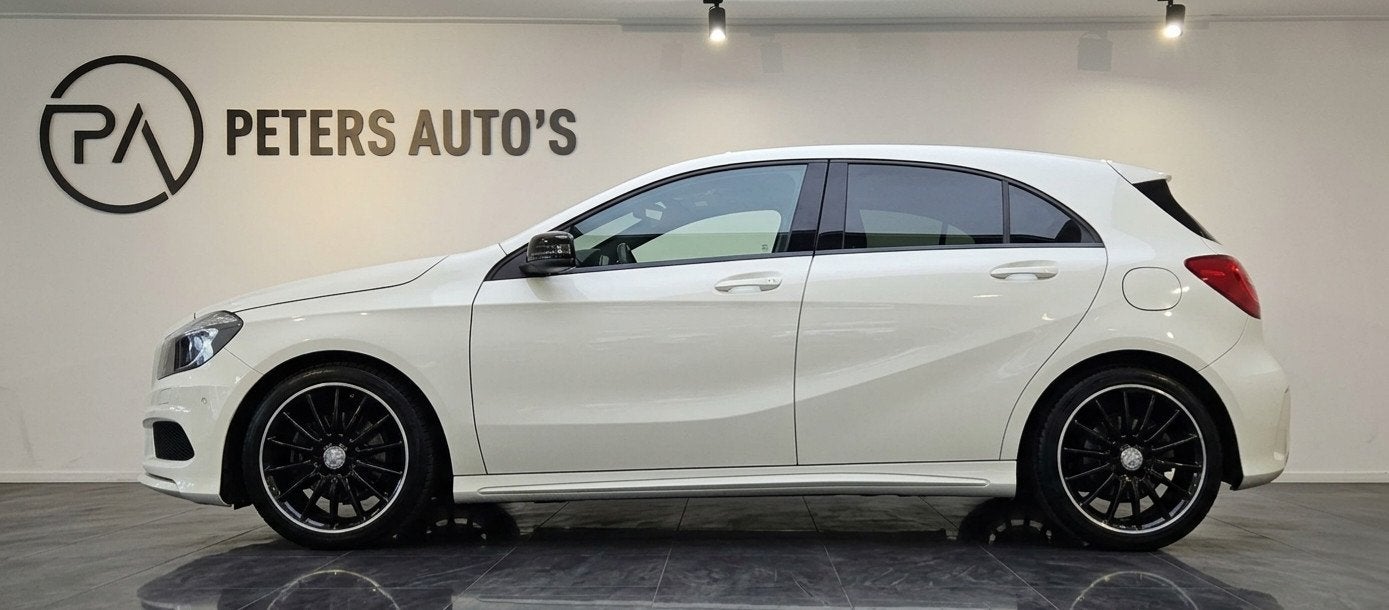 Mercedes-Benz A-klasse 180 AMG Pakket Xenon/Cruise/Pdc, Auto's, Gebruikt, 4 cilinders, Leder en Stof, 19 km/l