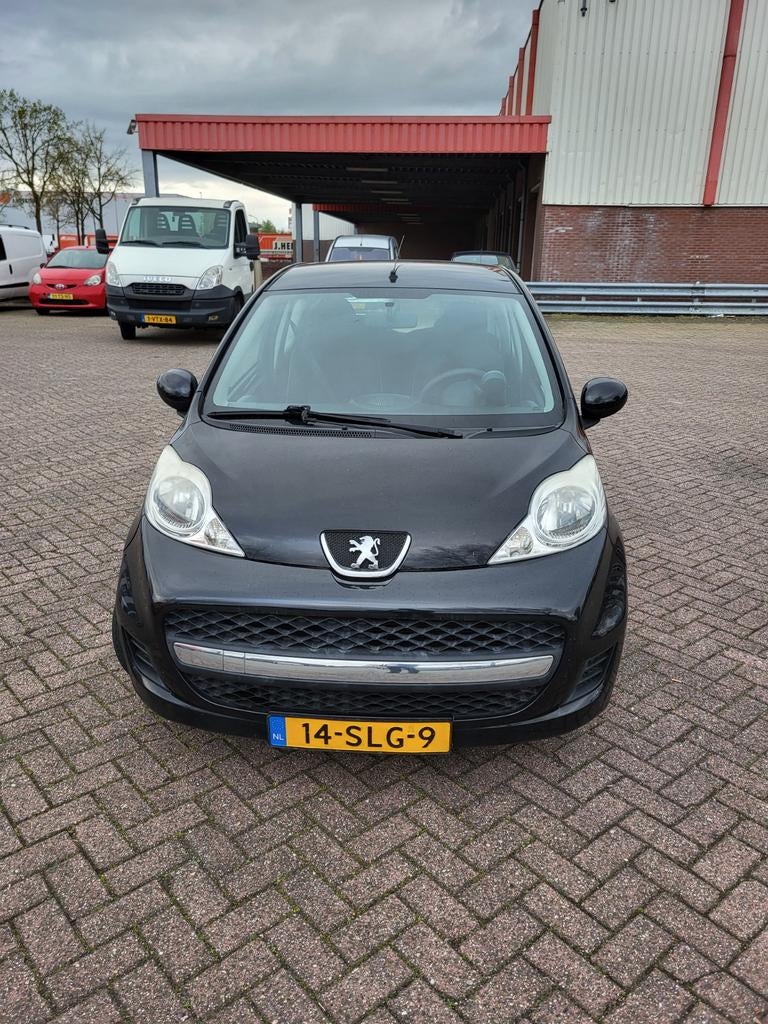Peugeot 107 1.0 12V E-vti 68PK 3DR 2011 Zwart, Auto's, Voorwielaandrijving, 4 stoelen, Origineel Nederlands, Bedrijf