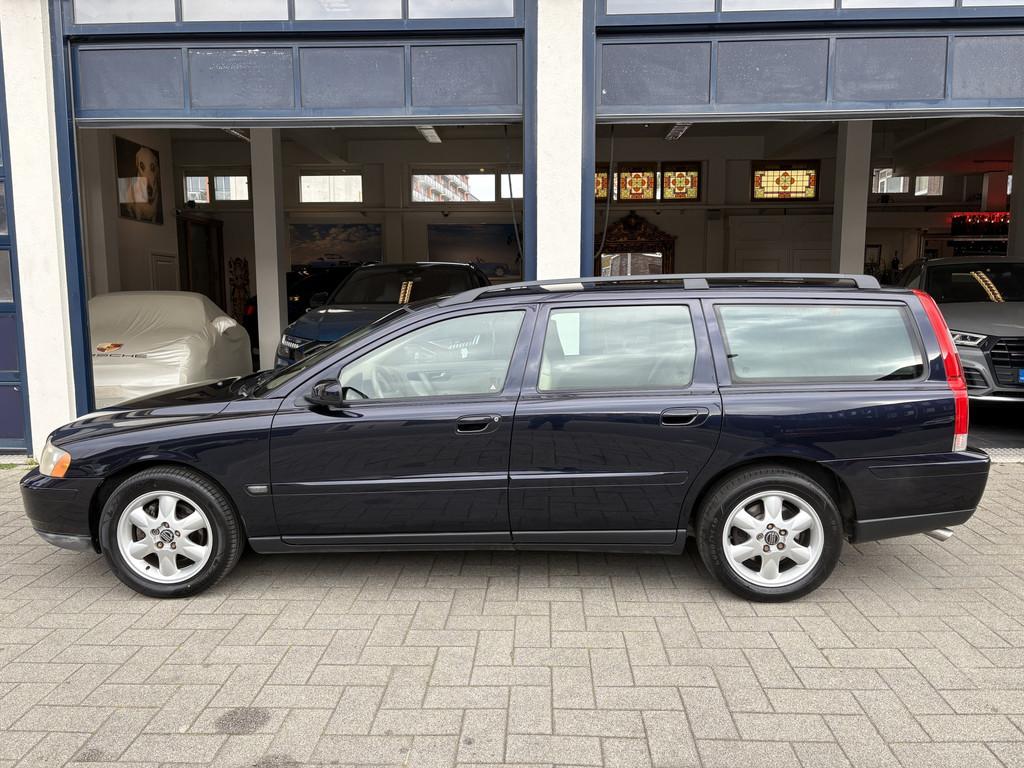 Volvo V70 2.4 Momentum LEDER/CLIMA/CRUISE (bj 2005), Voorwielaandrijving, Blauw, Stoelverwarming, Euro 4