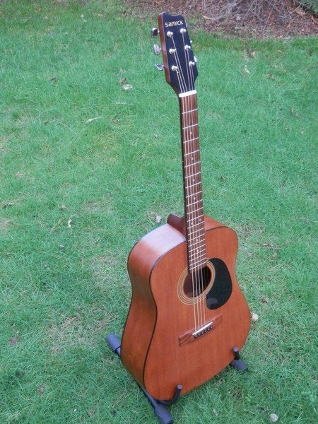 Akoestische gitaar Samick type CW-015. Licht bespeelbaar., Ophalen, Zo goed als nieuw, Western- of Steelstringgitaar, Met koffer