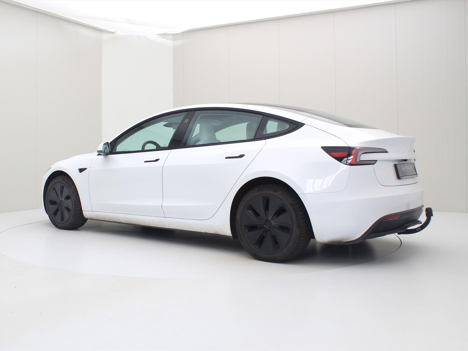 Tesla Model 3 Highland RWD 99% SoH [ LFP ACCU+HW4+WIT LEDER+, Automaat, Gebruikt, 1736 kg, Wit