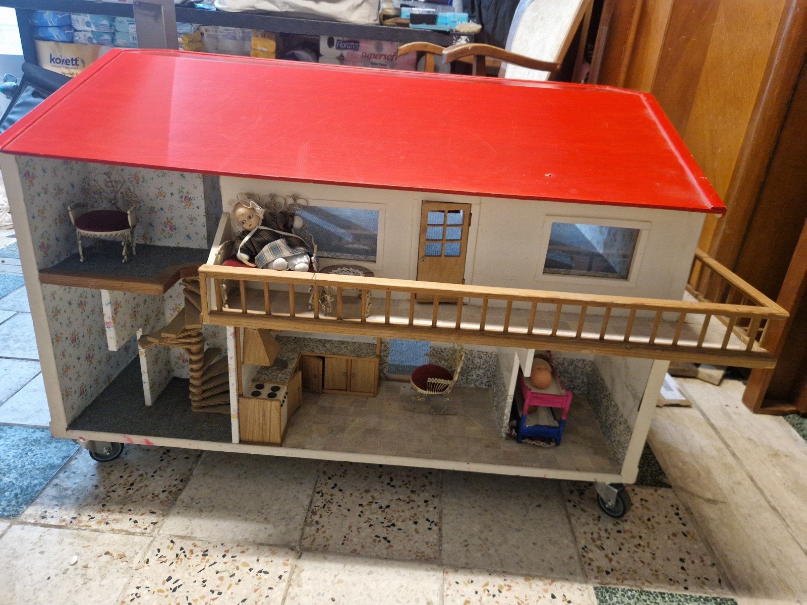 Poppenhuis zelf gebouwd, Ophalen, Gebruikt, Poppenhuis