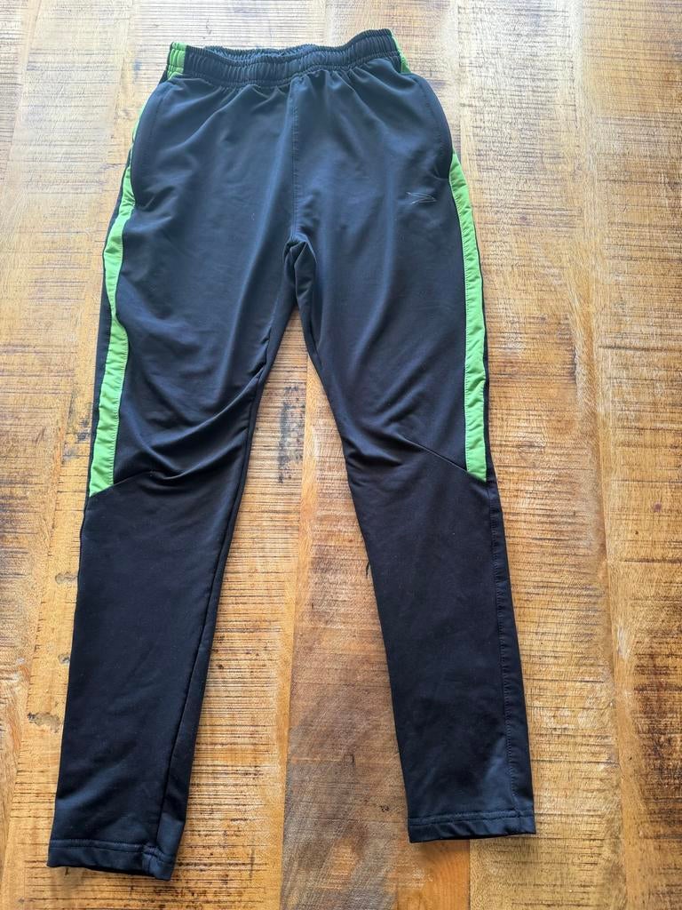 Dutchy sportbroek maat 152 zwart met groene streep, Ophalen of Verzenden, Gebruikt, Jongen of Meisje, Broek
