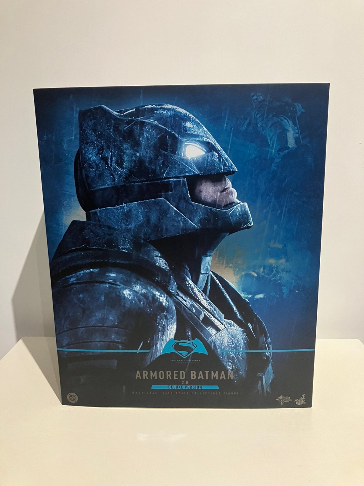 Hot Toys Armored Batman MMS743D63 Deluxe Version, Ophalen of Verzenden, Zo goed als nieuw