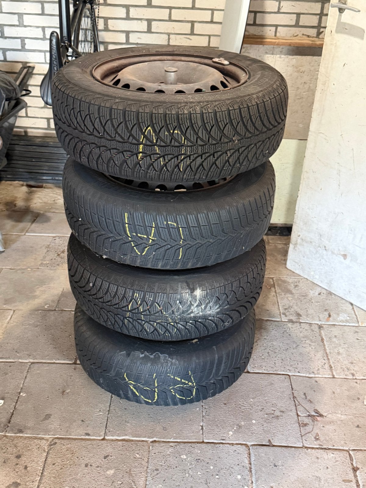 195/65R15 Winterbanden op stalen velgen, Ophalen, Gebruikt, 15 inch, Banden en Velgen