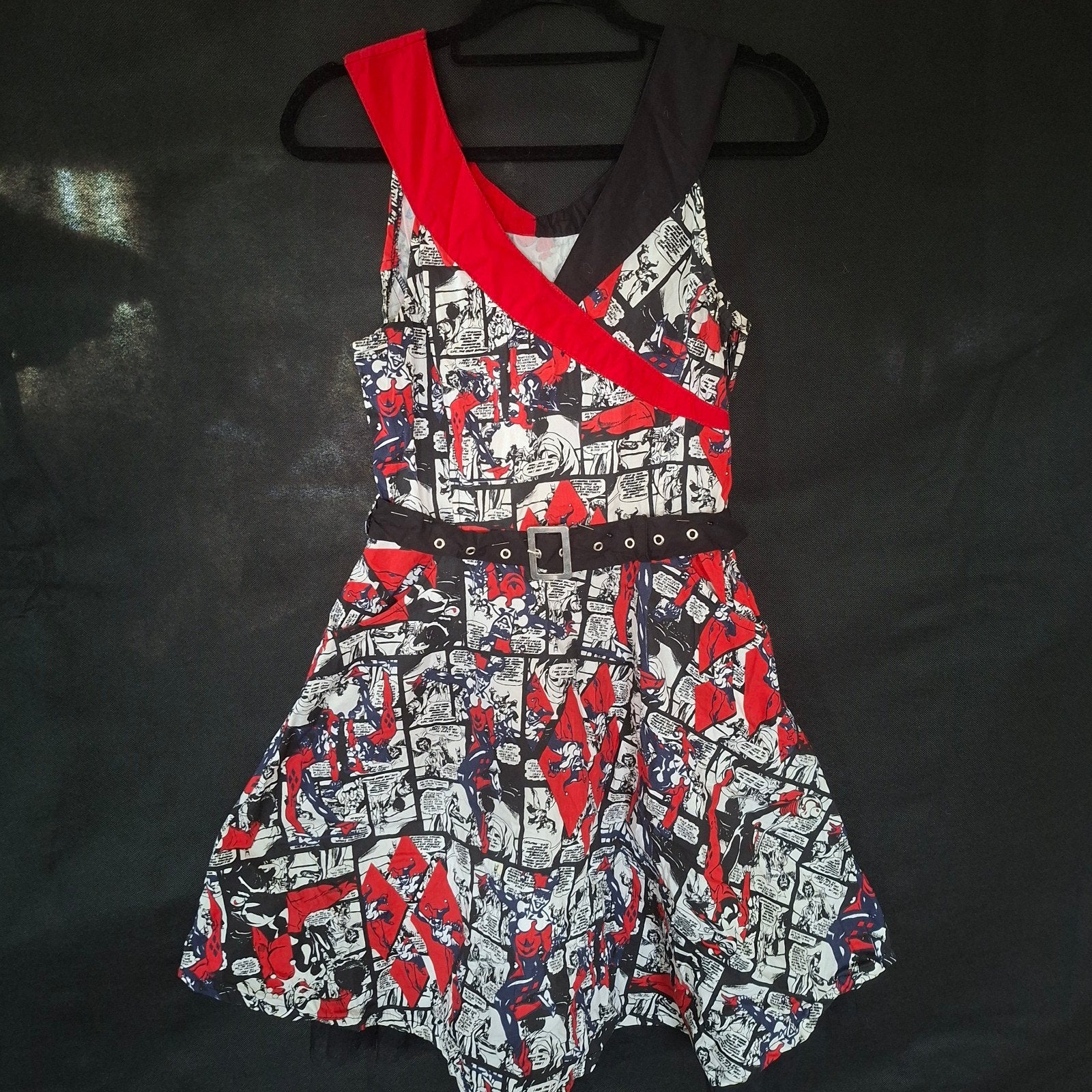 Harley Quinn swing jurk, Maat 42/44 (L), Zo goed als nieuw, Dc commics, Meerkleurig