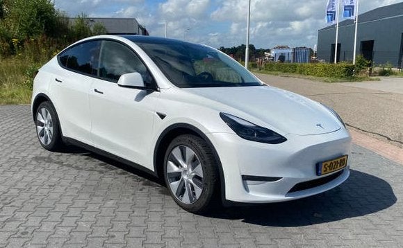 Tesla Model Y 2023 Wit, Auto's, Tesla, Wit, Origineel Nederlands, Elektrisch, Vierwielaandrijving