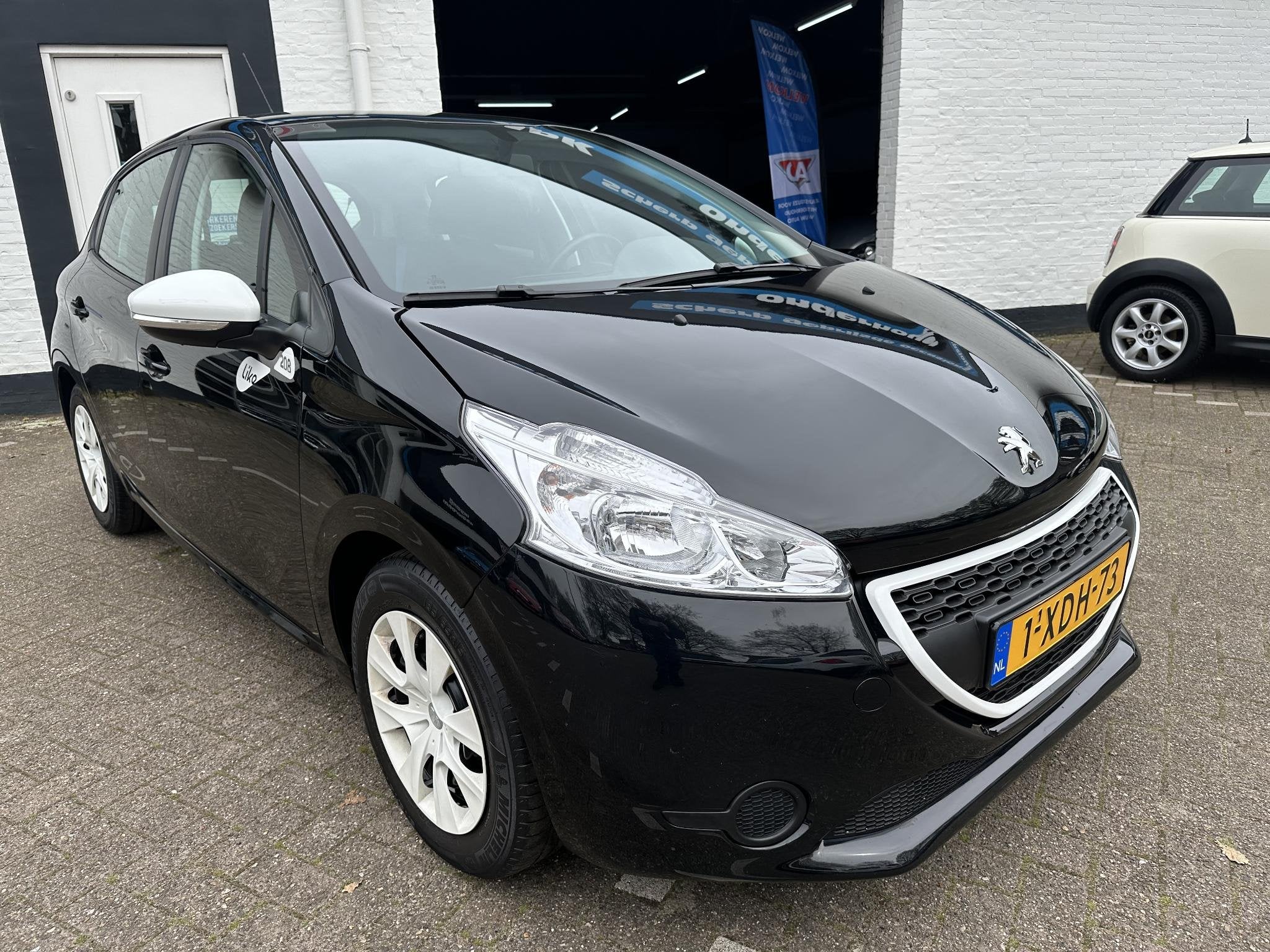 Peugeot 208 1.0 VTi LIKE /Nieuwe apk/ Nieuwe D riem/5 drs/Cr, Auto's, Voorwielaandrijving, Euro 5, Gebruikt, 31 €/maand