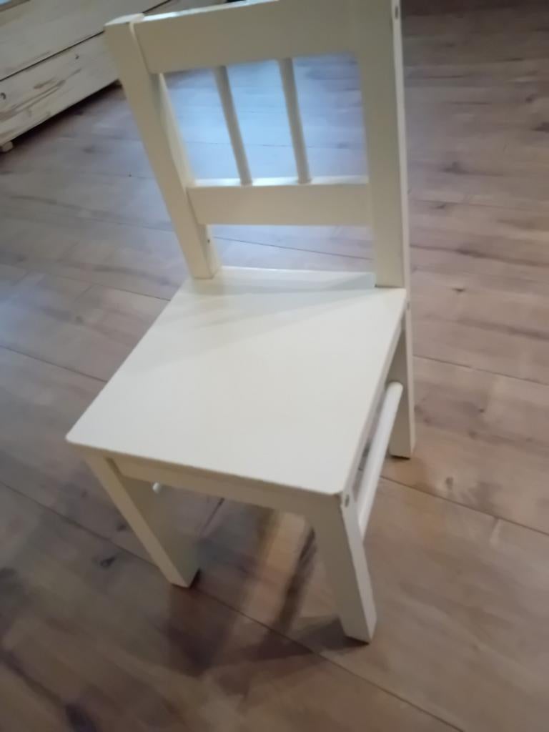 Kinderstoeltje, Huis en Inrichting, Tafels | Kaptafels, Ophalen of Verzenden, 50 tot 100 cm, Minder dan 100 cm