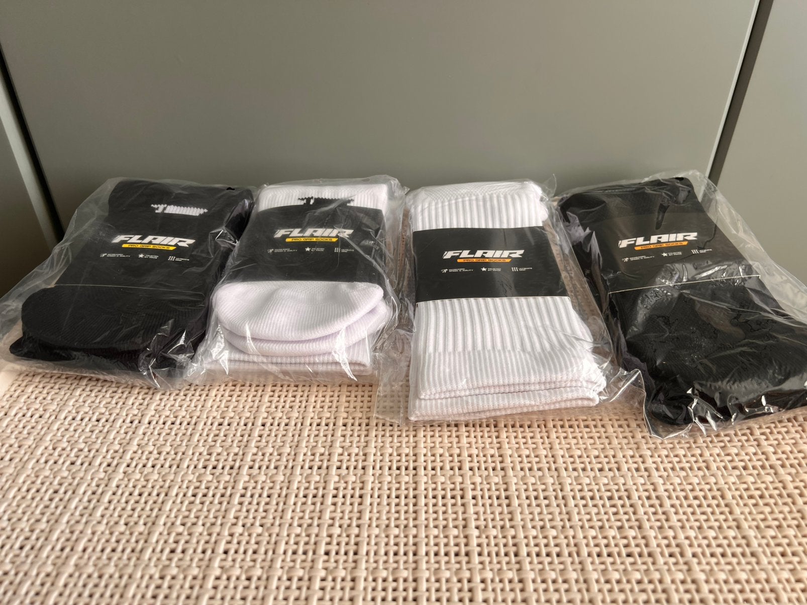 Flair - Pro Grip Socks And Long Sleeves - Brand New, Kleding | Heren, Ophalen of Verzenden, Zo goed als nieuw, Maat 43 t/m 46