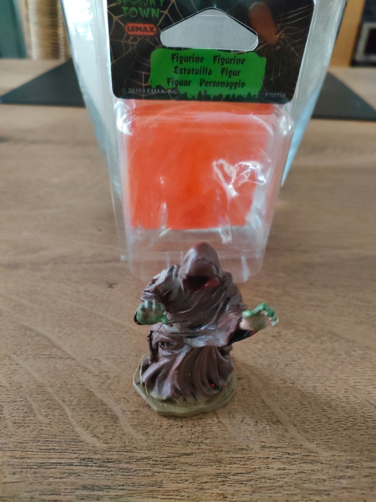 lemax spooky town creepy Faceless ghoul, Ophalen