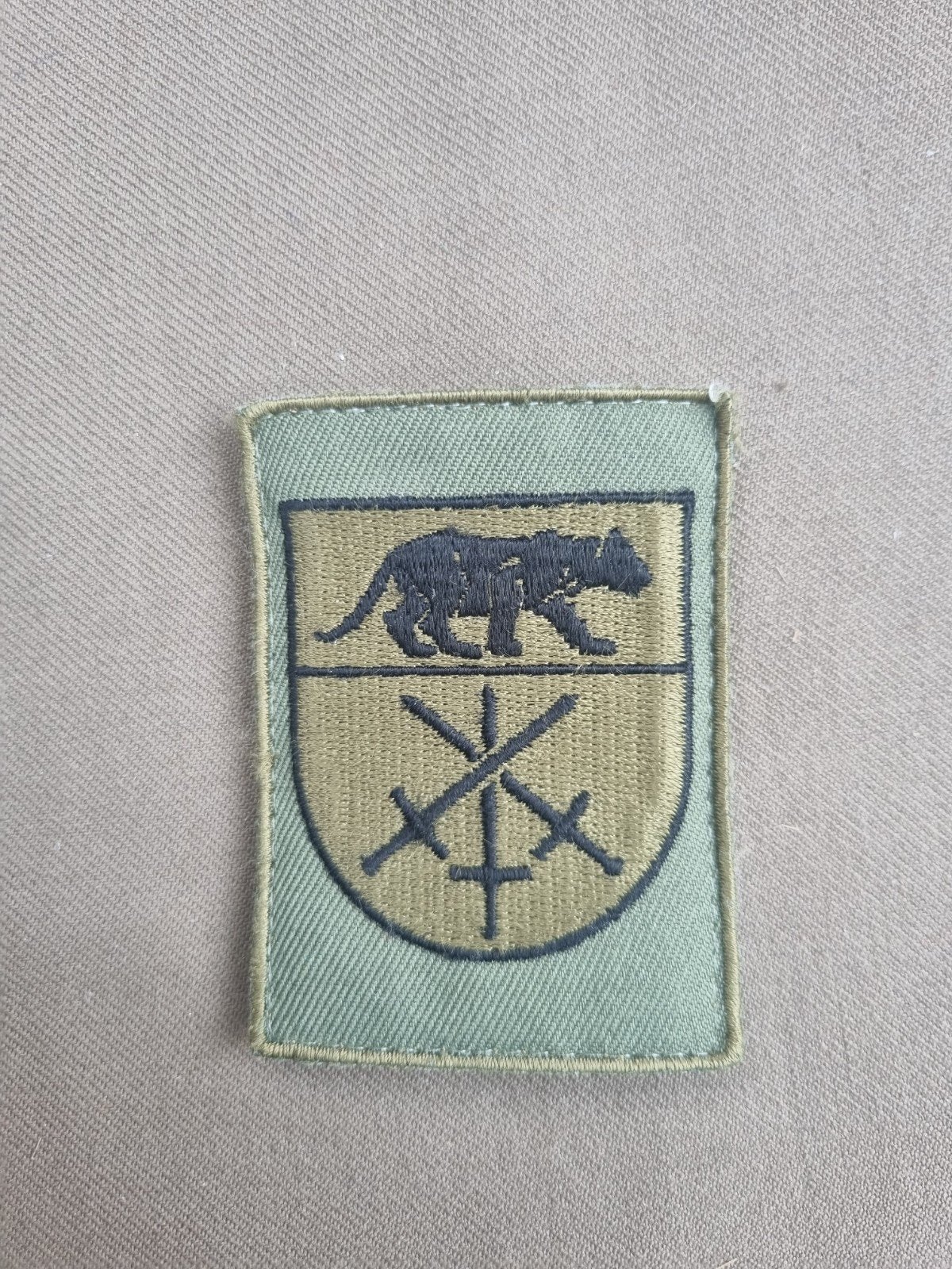 Mouwembleem GVT VEVA, Ophalen of Verzenden, Landmacht, Nederland, Embleem of Badge