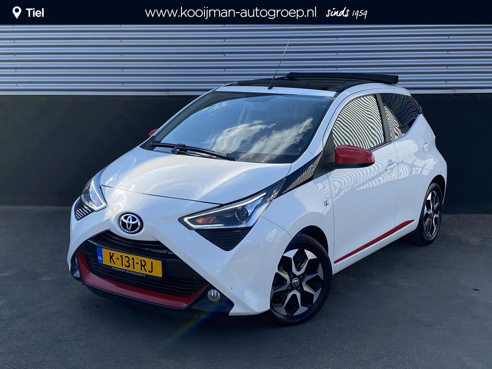 Toyota Aygo 1.0 VVT-i x-joy cabrio Sportieve auto met rode a