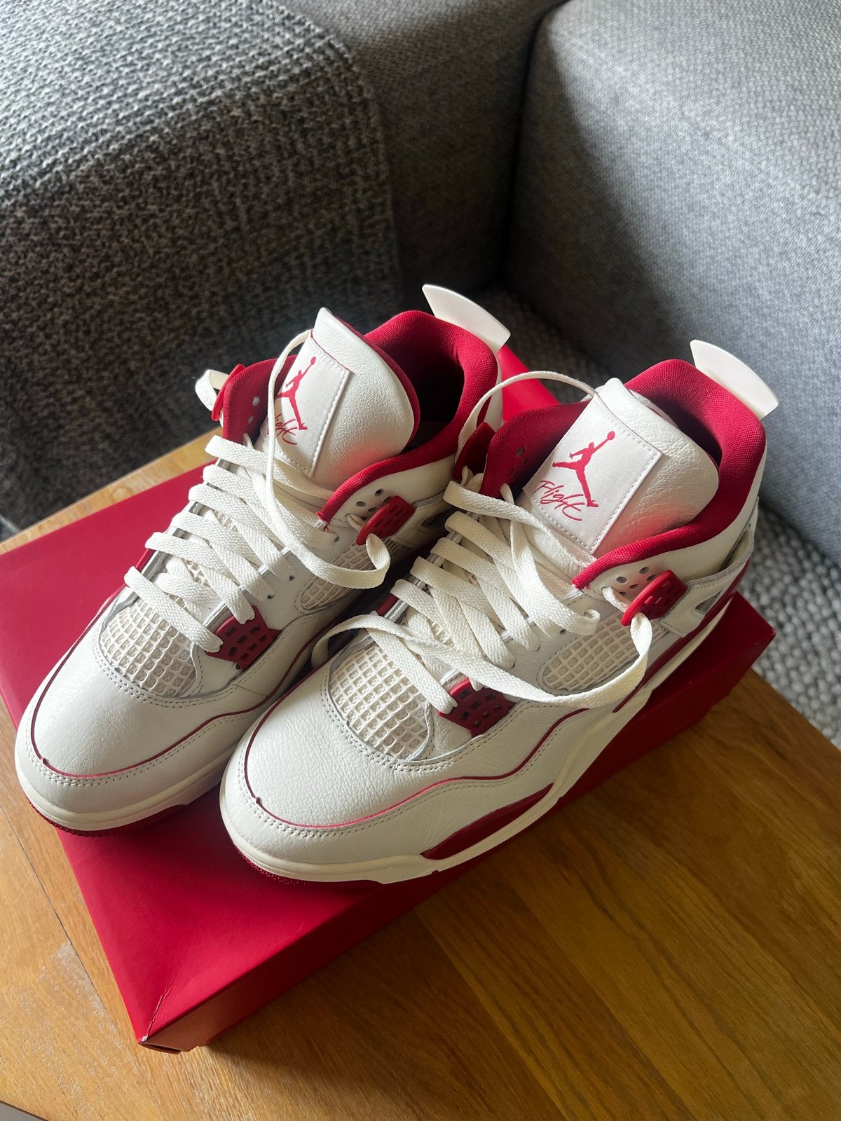 Air Jordan 4 Retro Valentine's day- Maat 44, Kleding | Heren, Schoenen, Ophalen of Verzenden, Nieuw, Wit, Sneakers of Gympen