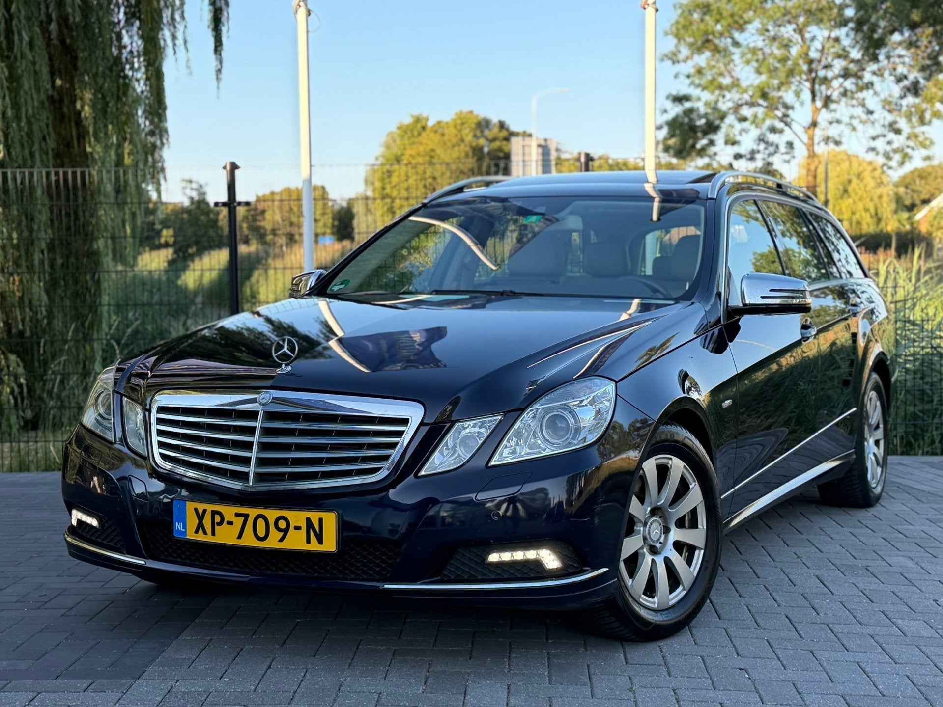 Mercedes-Benz E-klasse Estate 350 CGI AUT / CLIMA / CRUISE /, Auto's, Achterwielaandrijving, Gebruikt, Beige, Blauw
