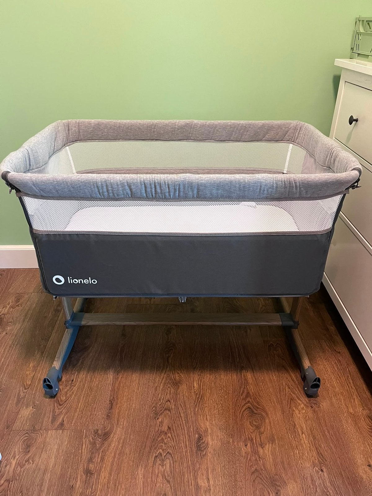 Lionelo Leonie 3-in-1 co-sleeper / bijzetbed, Kinderen en Baby's, Babywiegjes en Ledikanten, Ophalen, Zo goed als nieuw, Wieg