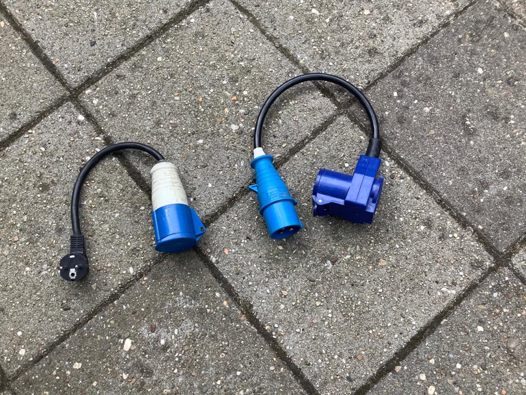 Verloopstekkers CEE naar Schuko en CEE naar CEE, Ophalen of Verzenden, Gebruikt