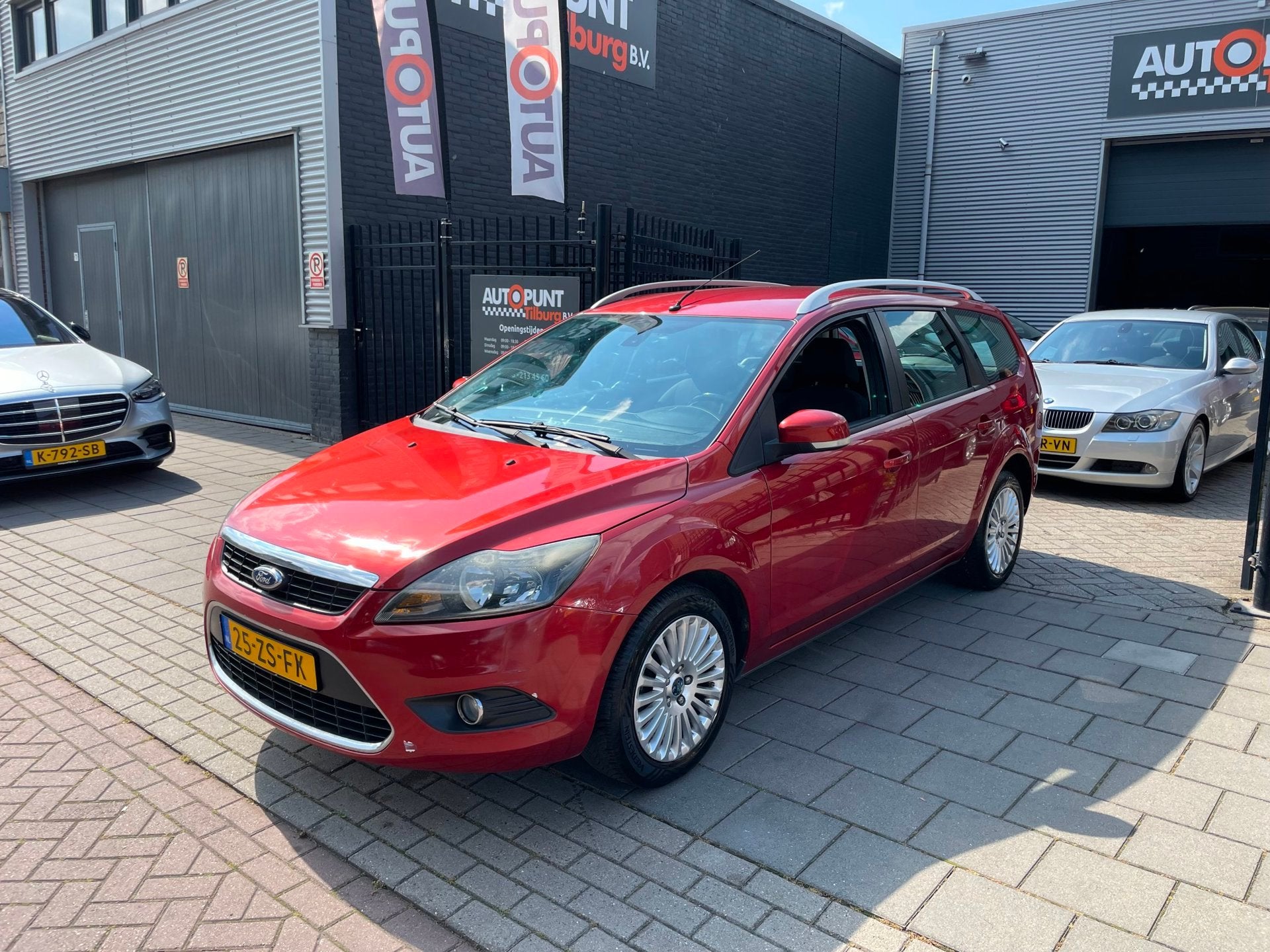 Ford Focus Wagon 1.6 Titanium Trekhaak Airco Navi PDC NAP AP, Auto's, 1596 cc, Gebruikt, 4 cilinders, 635 kg