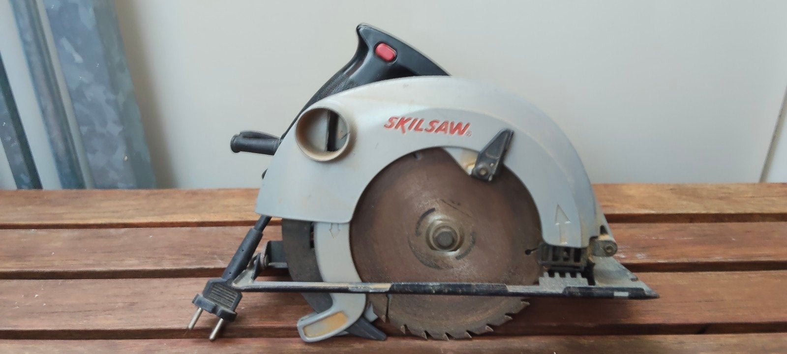Skil Cirkelzaag 184mm, Doe-het-zelf en Verbouw, Gereedschap | Zaagmachines, Ophalen of Verzenden, 1200 watt of meer, Cirkelzaag