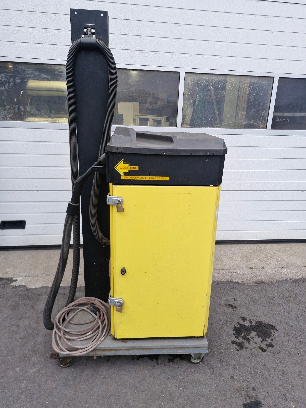 Kärcher SB-Sauger 220V Industriële Stofzuiger op Kleingeld, Witgoed en Apparatuur, Ophalen, Gebruikt, Kärcher, 1600 tot 2000 watt
