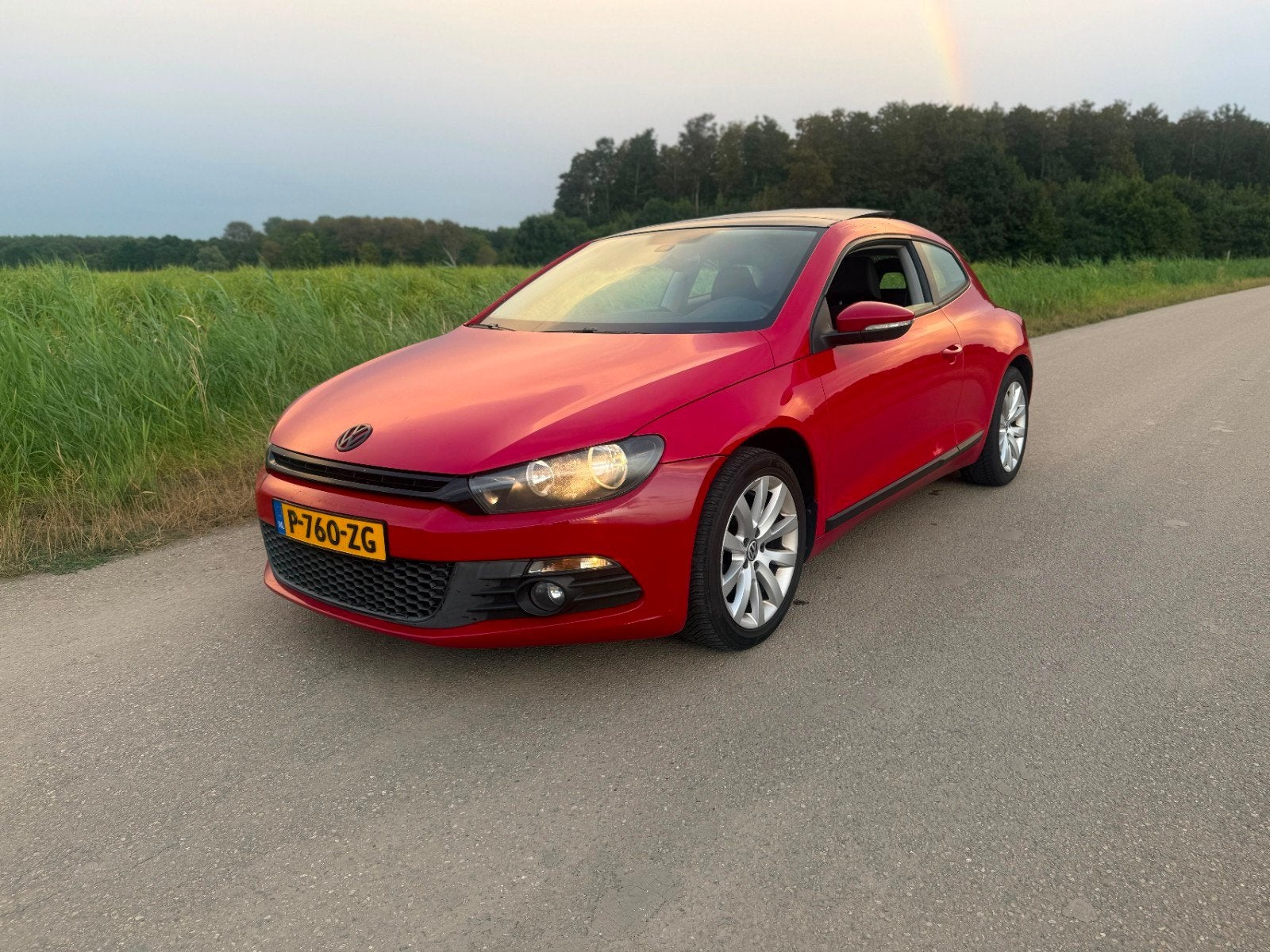 Volkswagen Scirocco 1.4 TSI 90KW 2009 Rood, Voorwielaandrijving, Stof, Zwart, 4 stoelen
