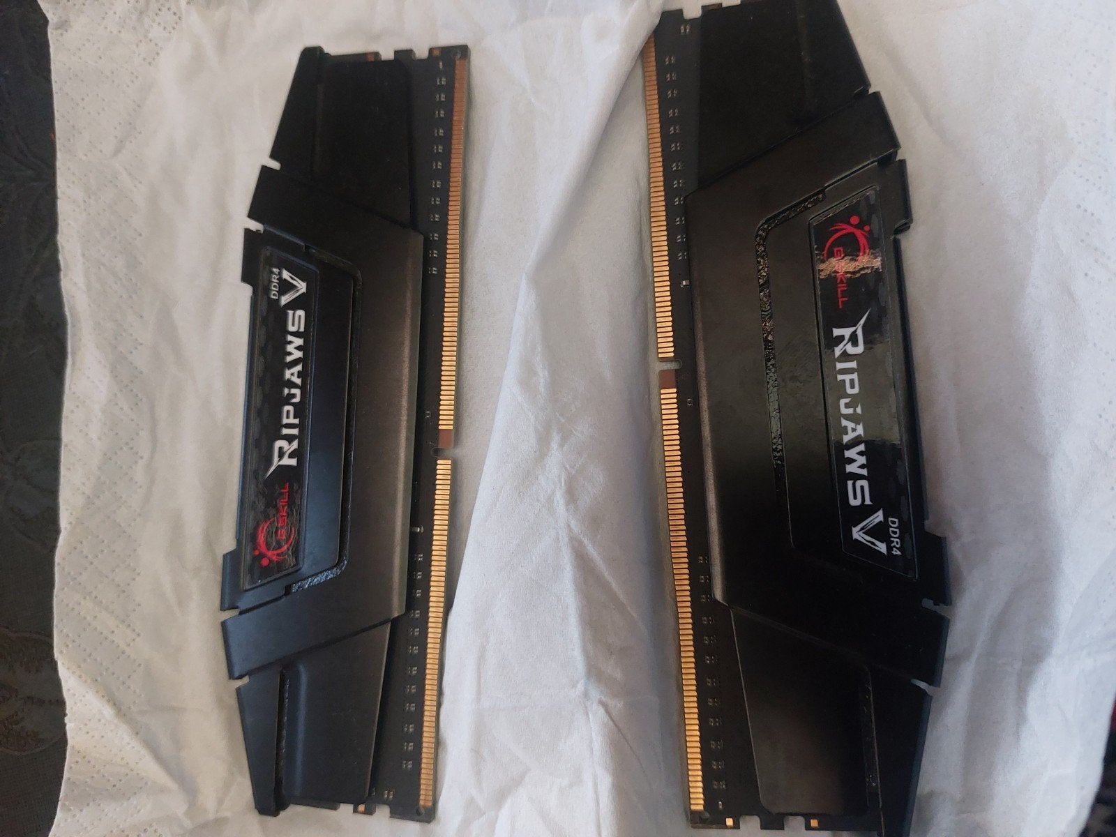 G.Skill Ripjaws V DDR4 2x8GB RAM voor Desktop, Computers en Software, RAM geheugen, Ophalen