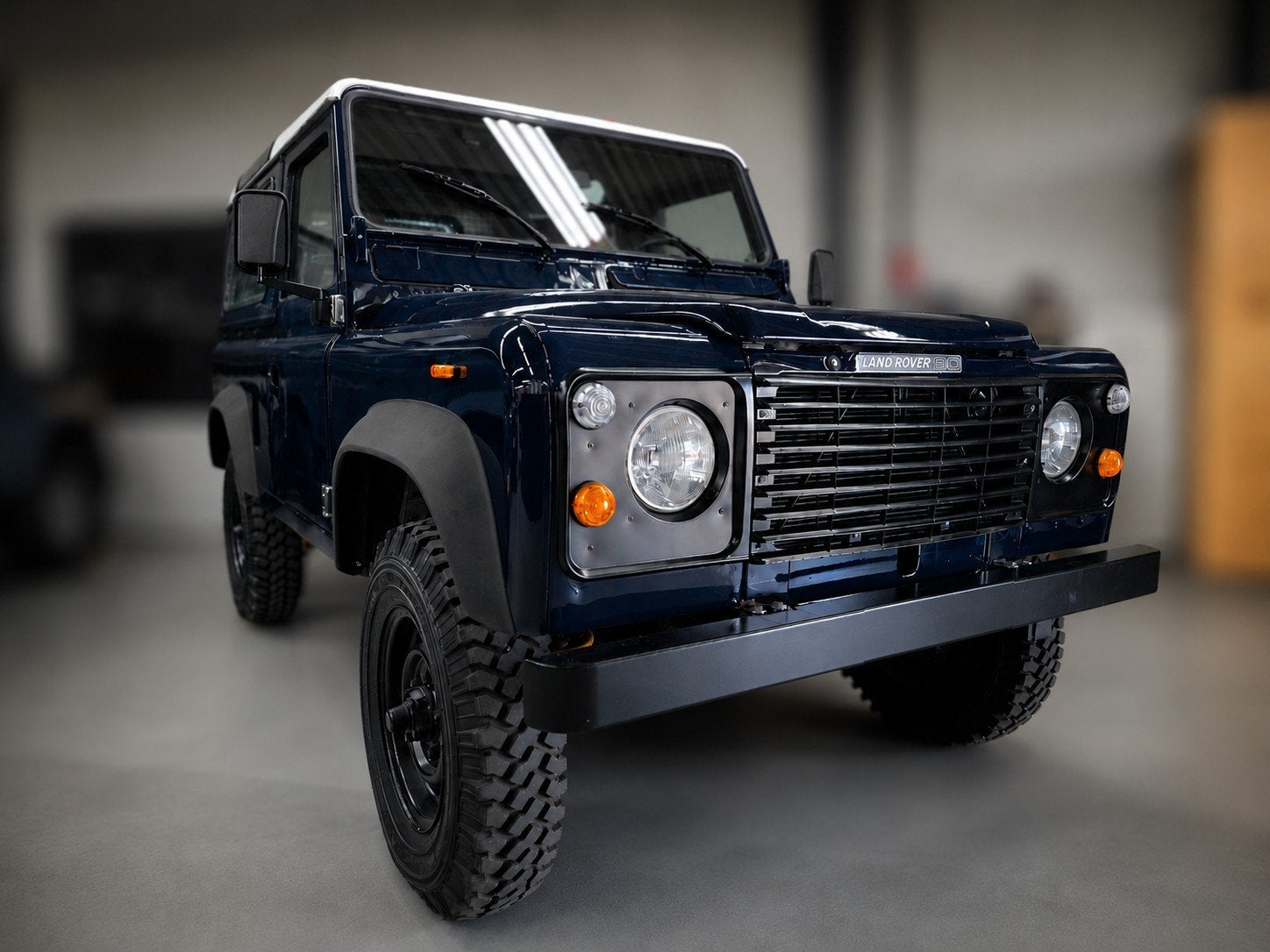VERWACHT ! Land Rover Defender 90 3.5 V8 1986 benzine LHD !, Stof, Trekhaak, 8 cilinders, Blauw