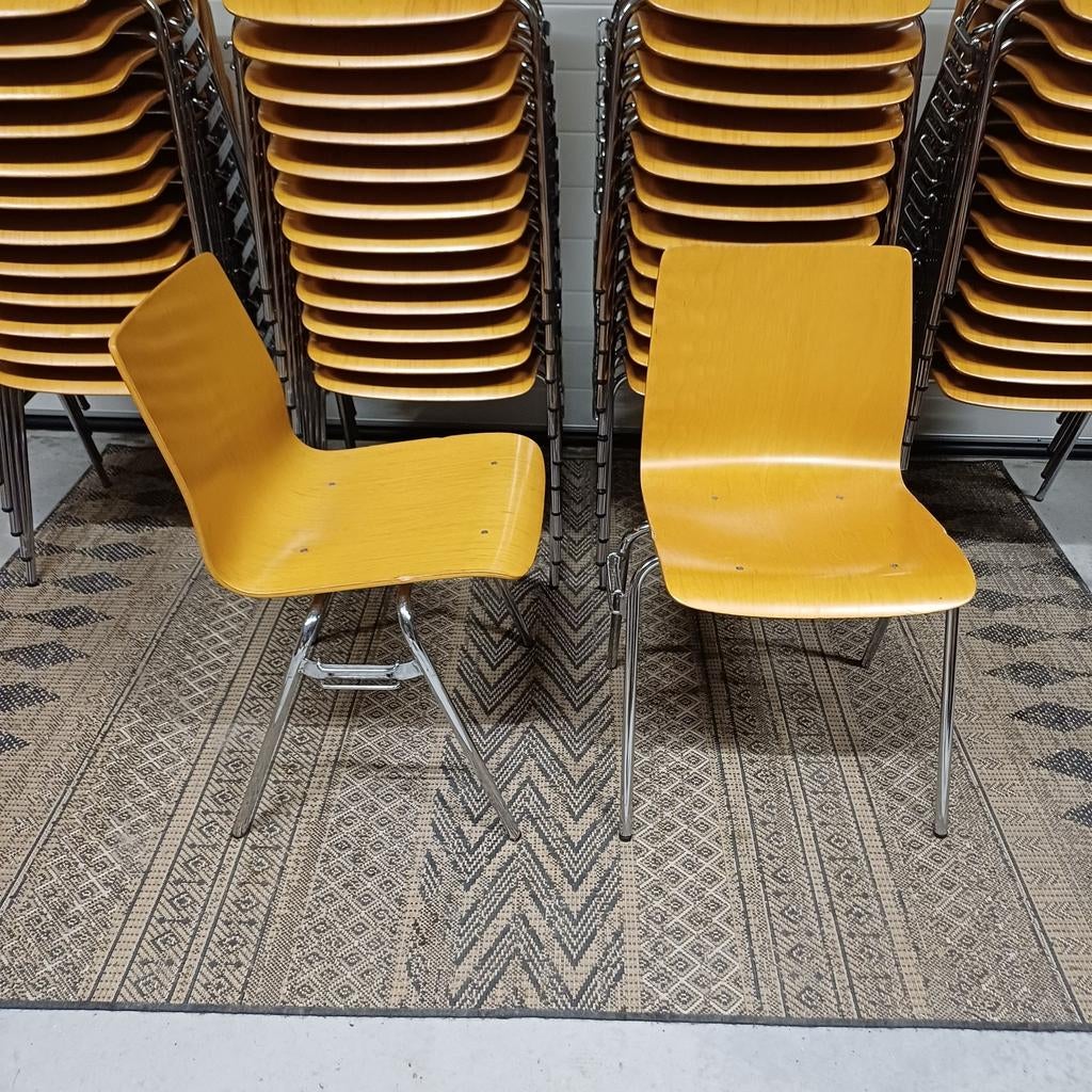 50 x stapelstoelen kantine kerkstoelen partij stoelen, Ophalen, Gebruikt, Bruin, Vijf, Zes of meer stoelen