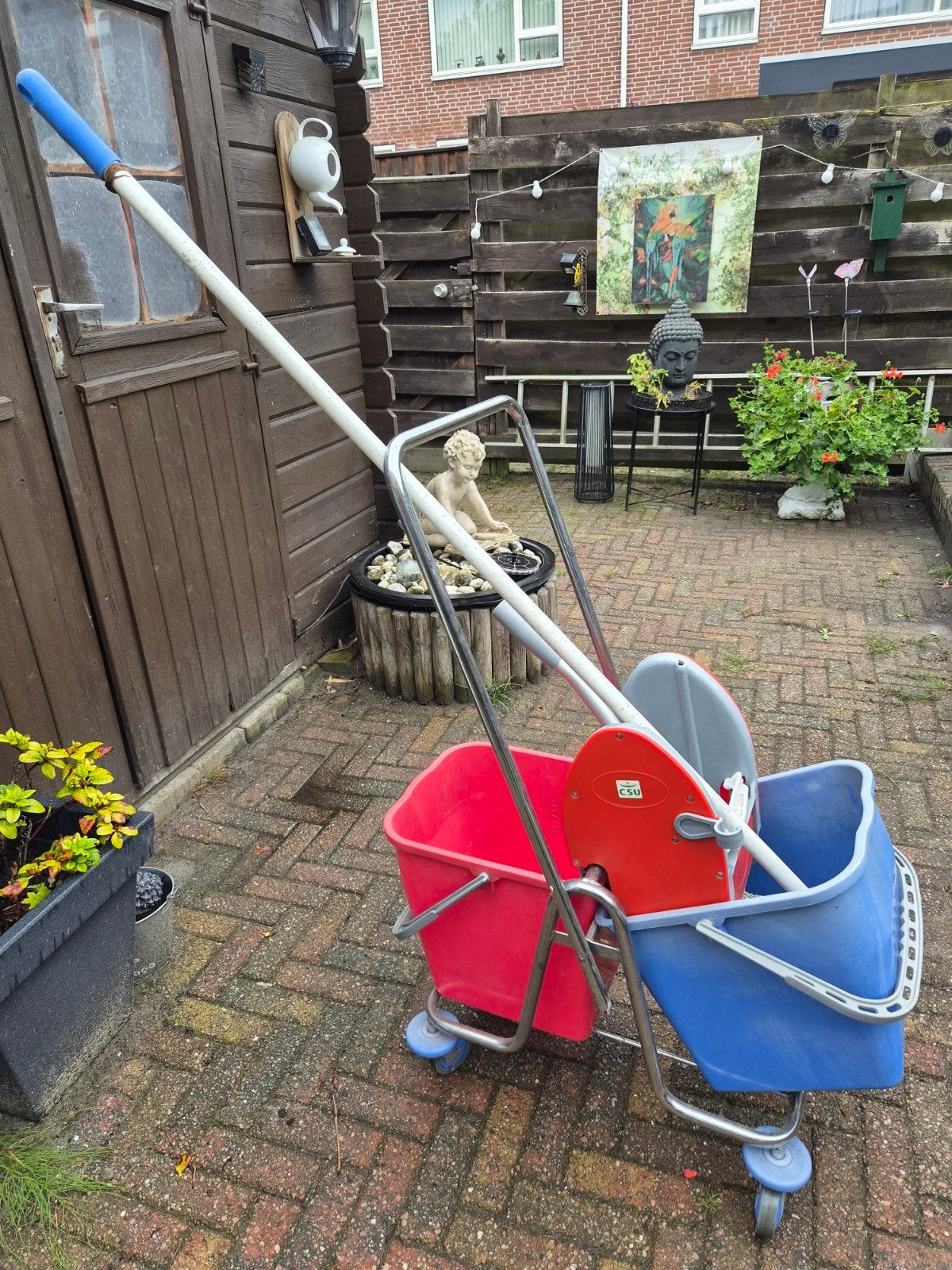 Professionele dweilemmer met pers en twee emmers, Ophalen, Dweilemmer, -bak, of -wagen