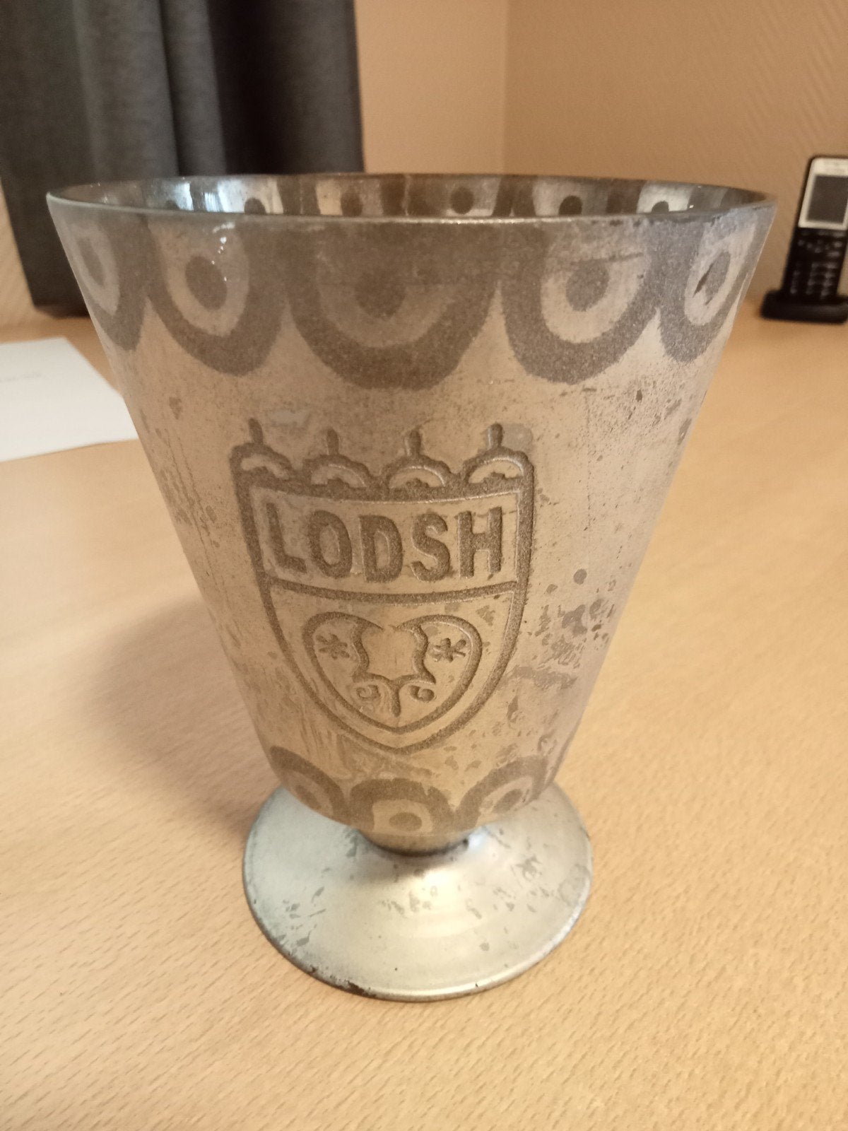 Vintage gestraald zilverkleurige glazen beker met opdruk, Ophalen of Verzenden, Gebruikt, Overige typen